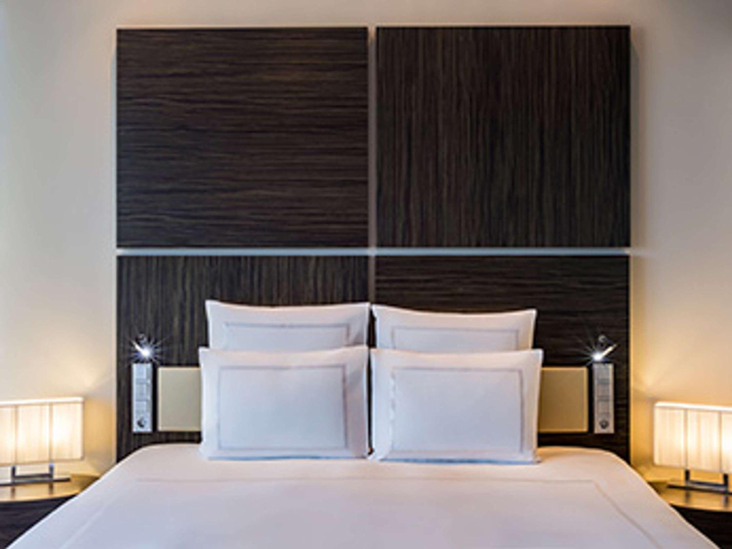 Swiss Executive King Room Harbor View - Photo 1