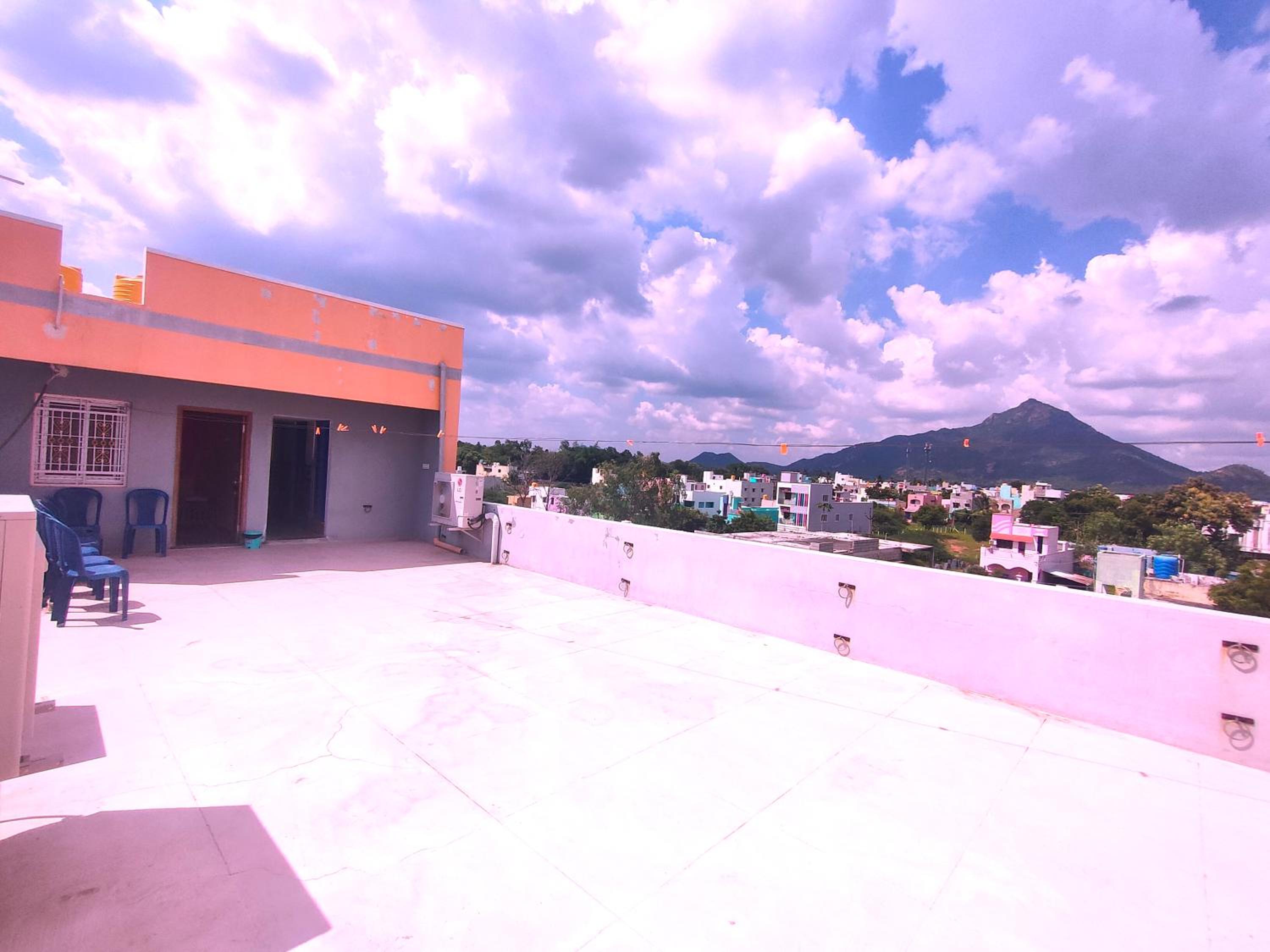 Mixed Dormitory Room