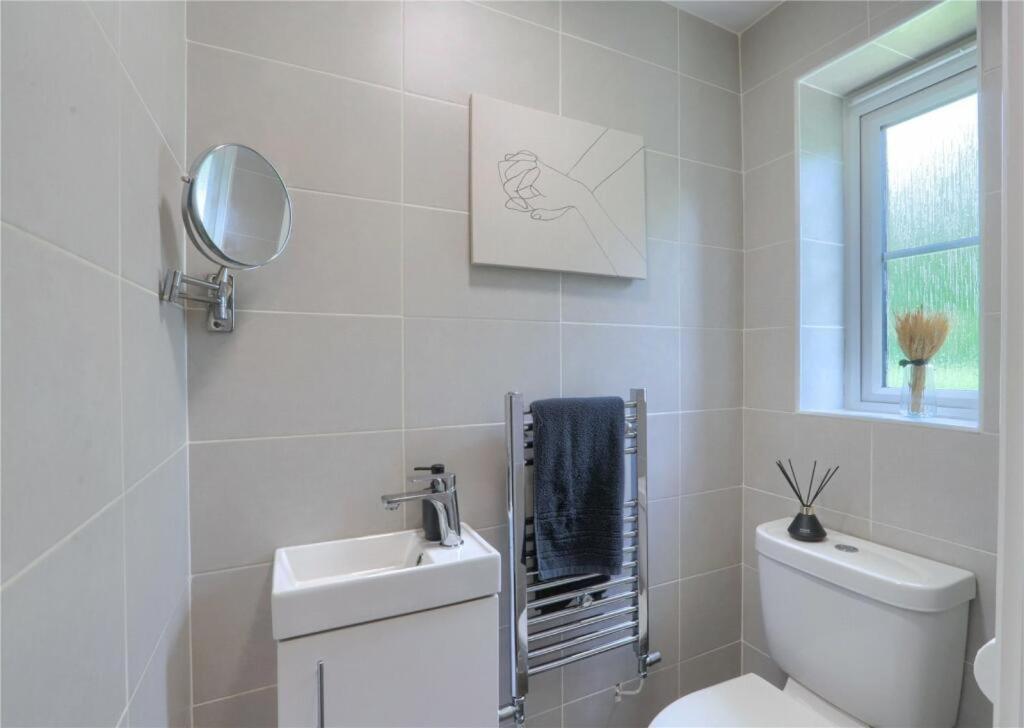 Three-Bedroom House photo 3