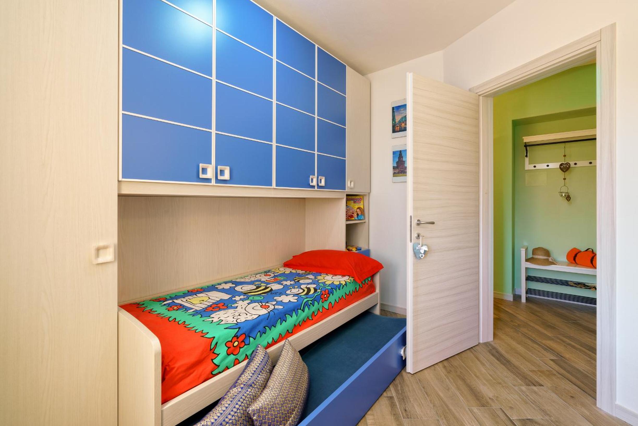 Two-Bedroom House photo 3
