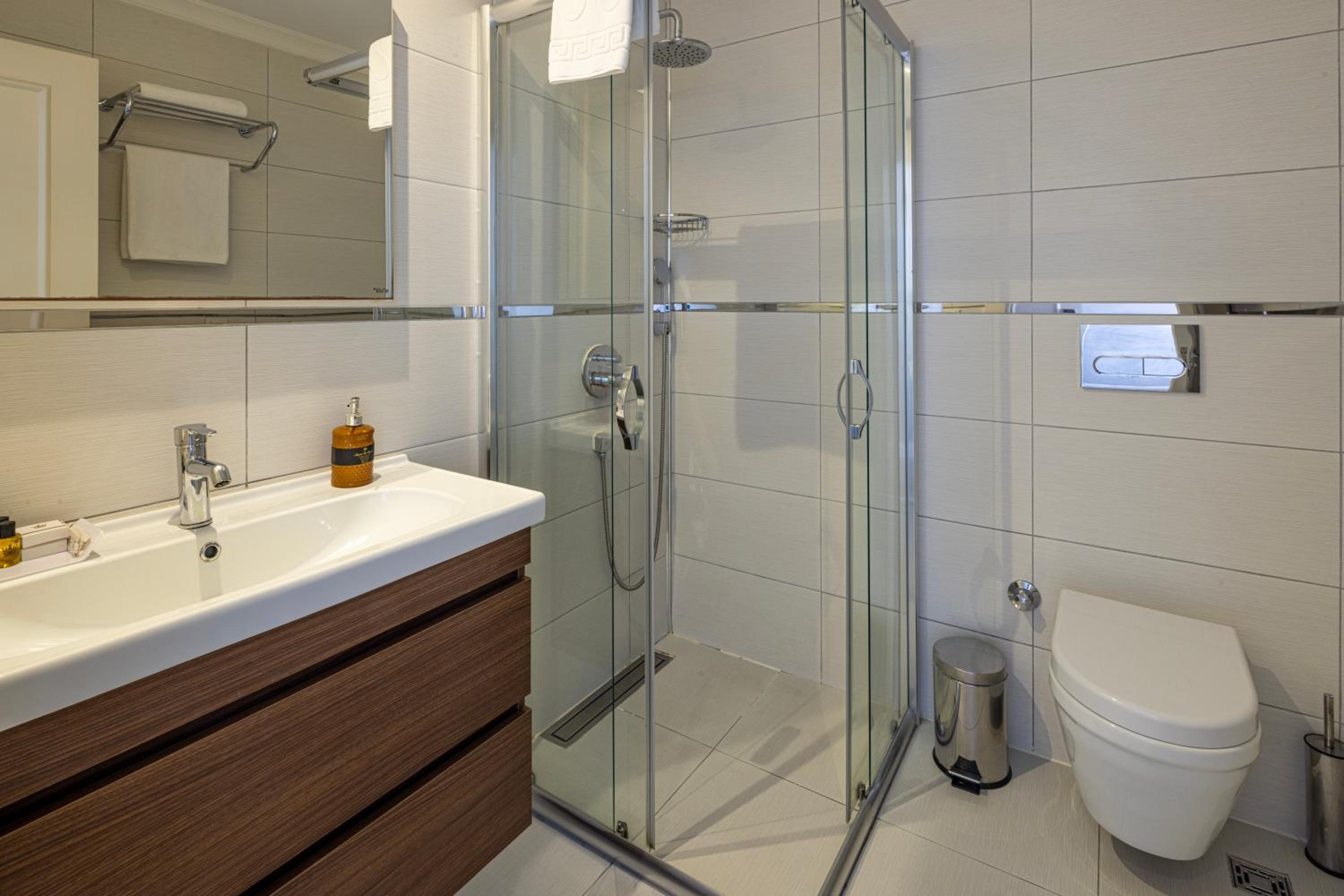 Large Double Room photo 3