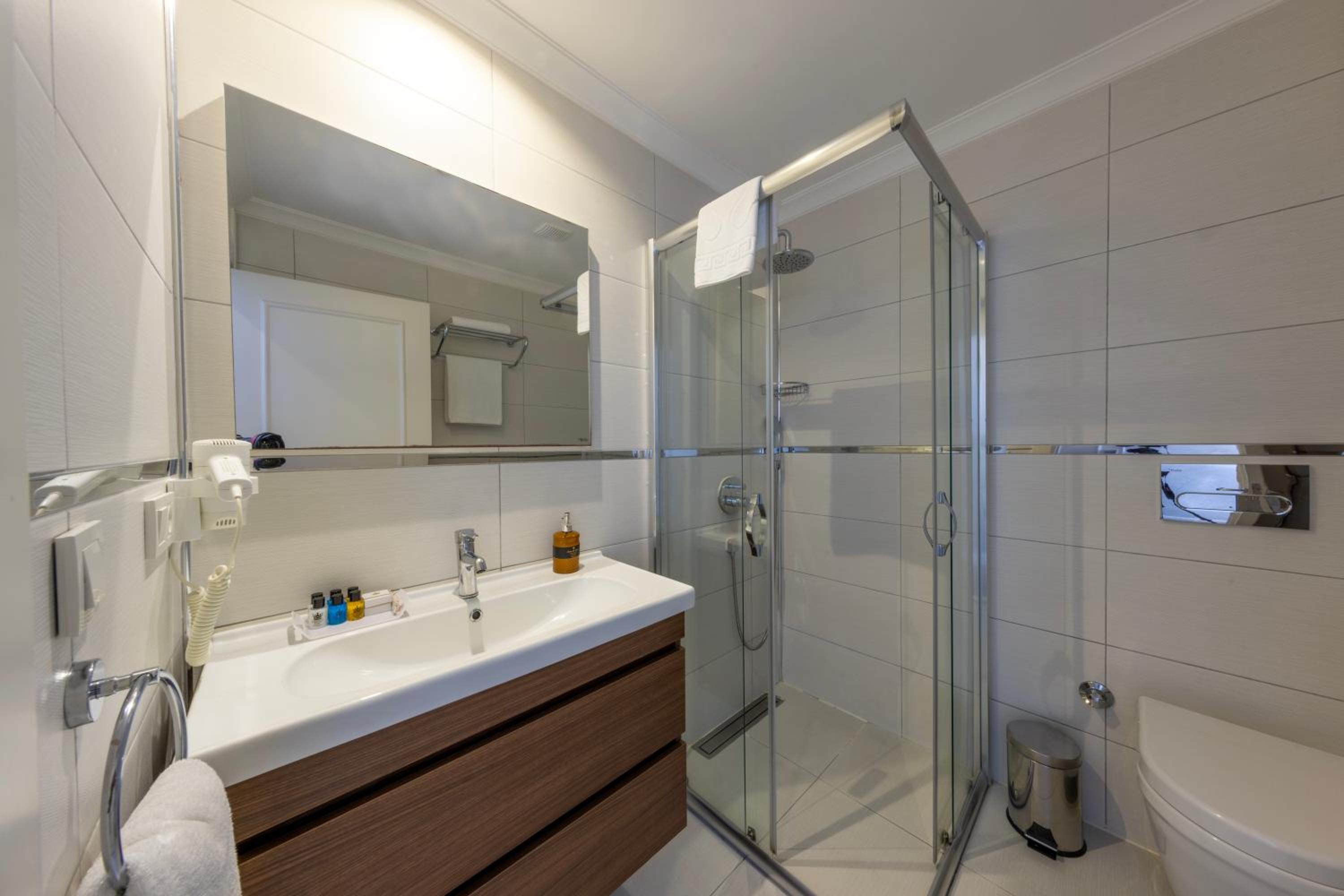 Large Double Room photo 2