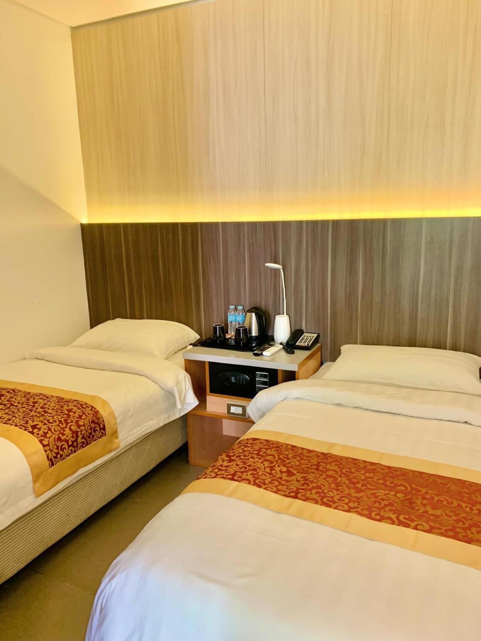 Standard Twin Room