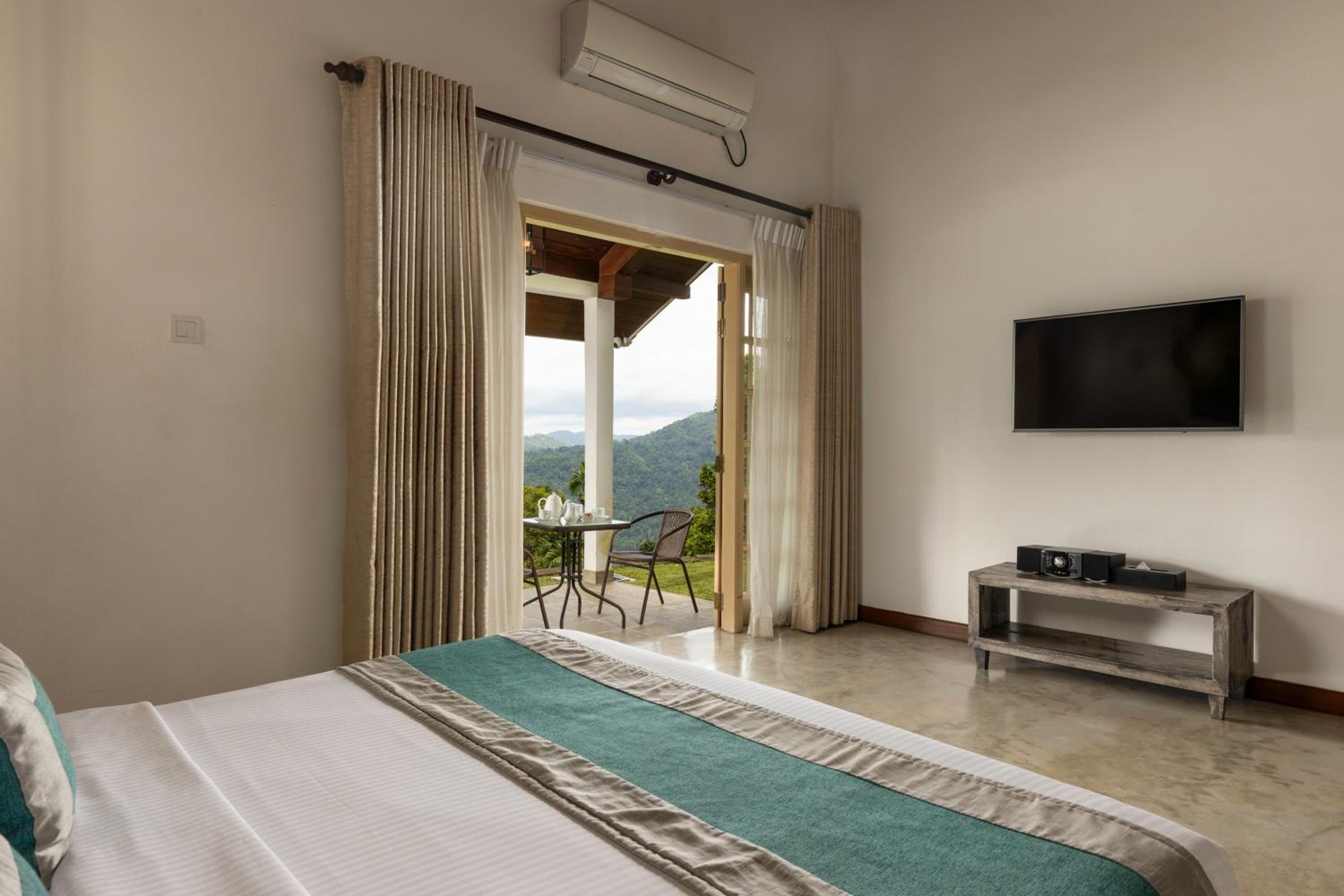 Deluxe Tea Room With Free Pick Up And Drop - Mountain View photo 2