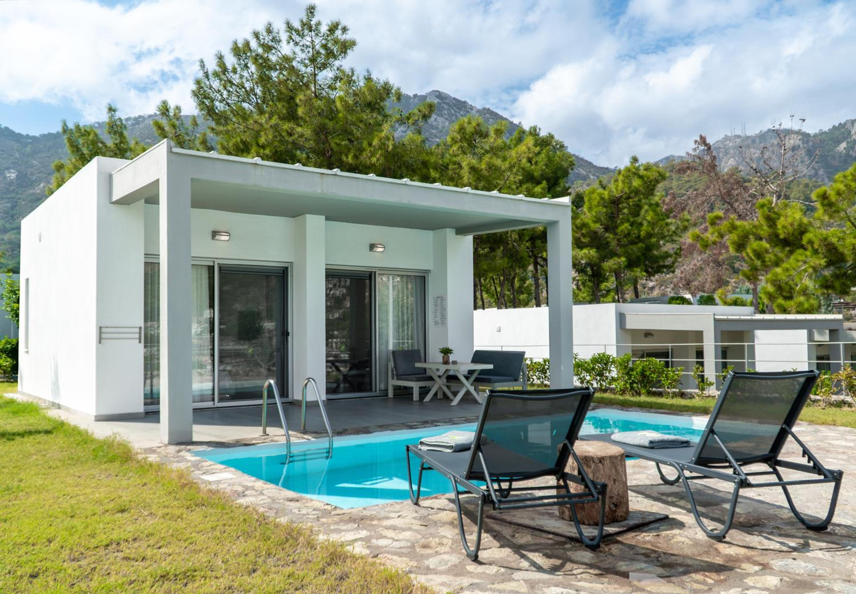 Sea View Villa with Private Pool - Photo 15