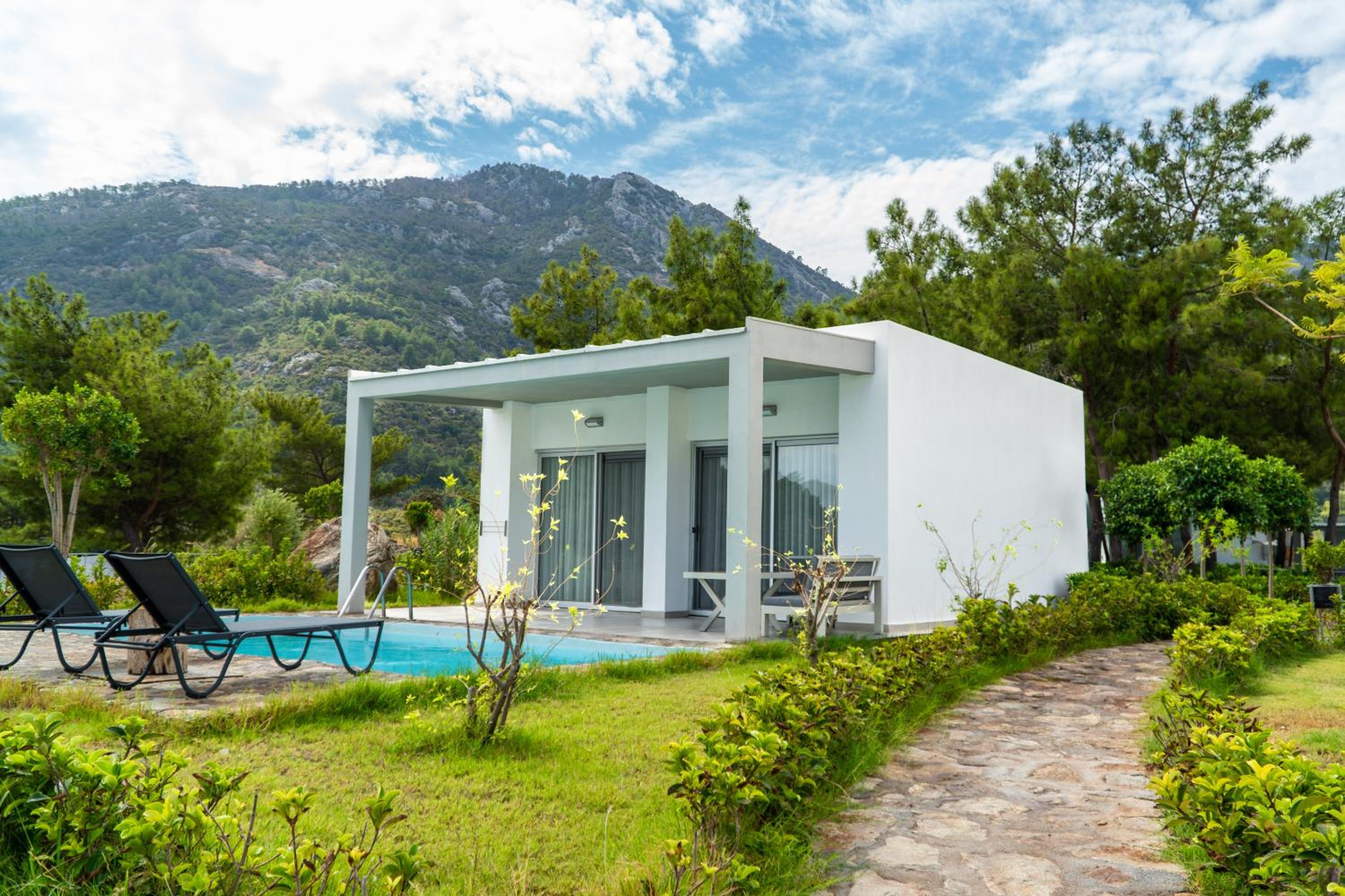 Sea View Villa with Private Pool - Photo 16