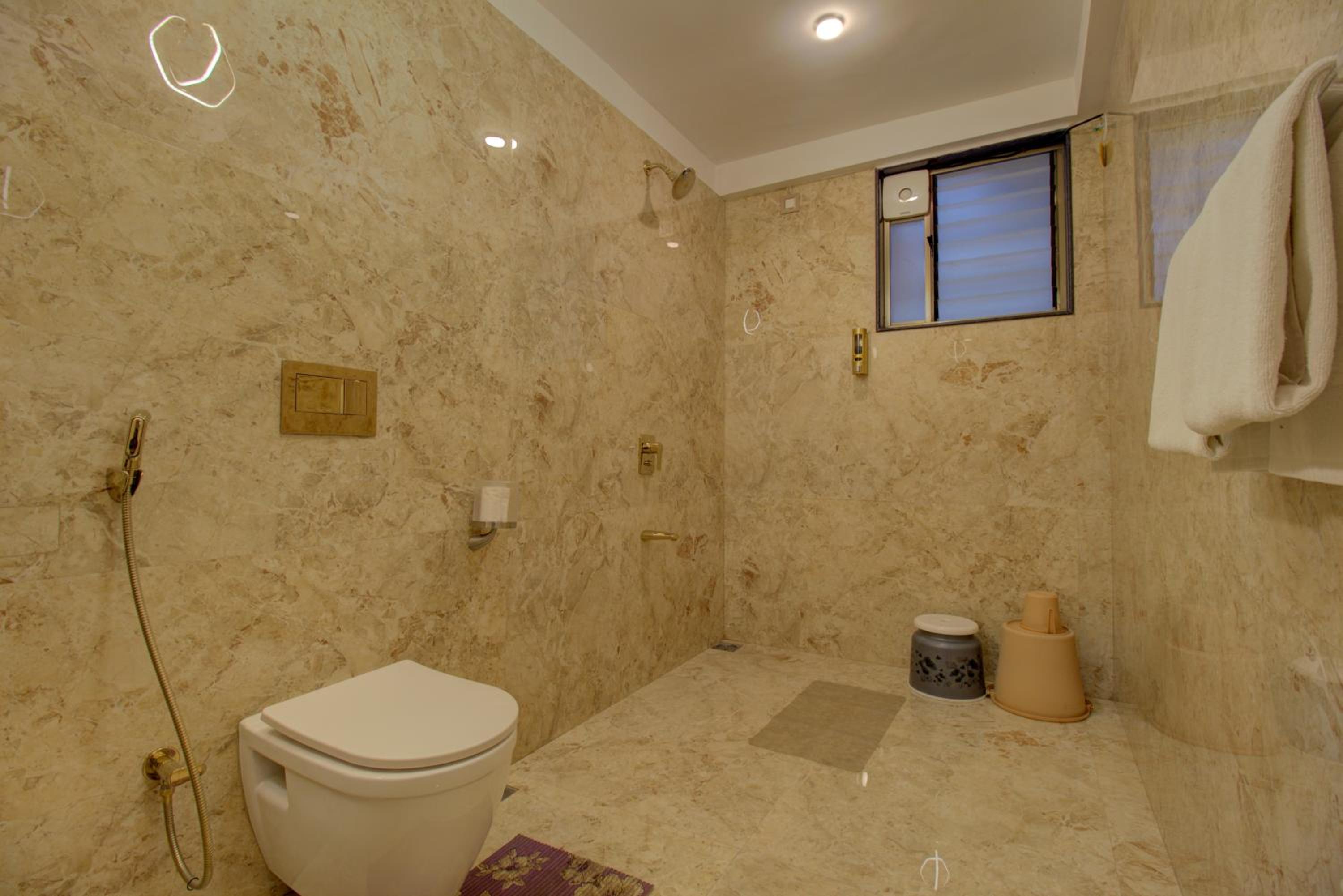 Family Room - Photo 2