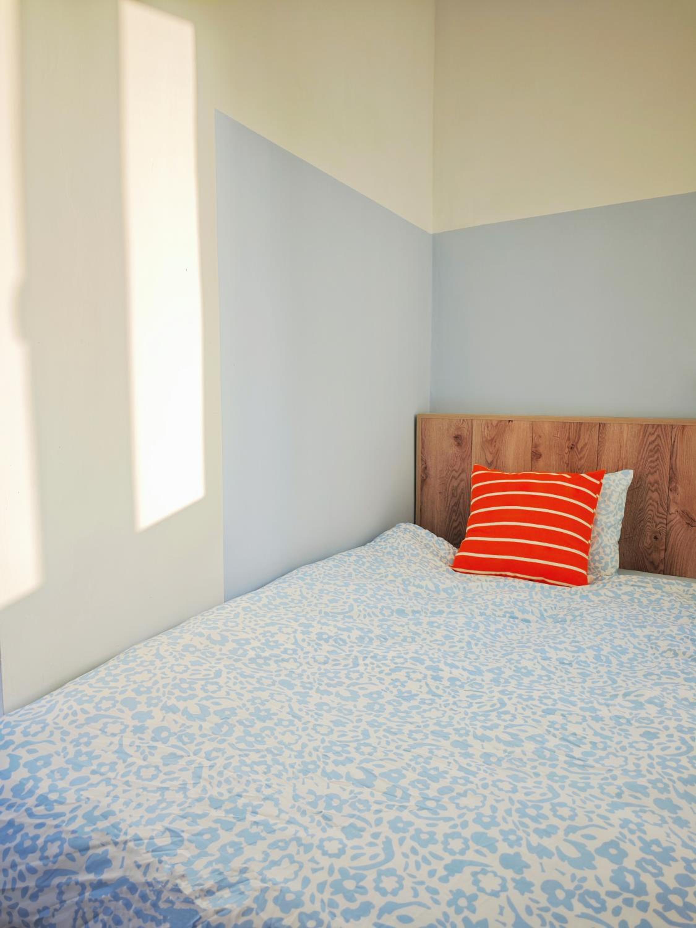 Single Room with Shared Bathroom