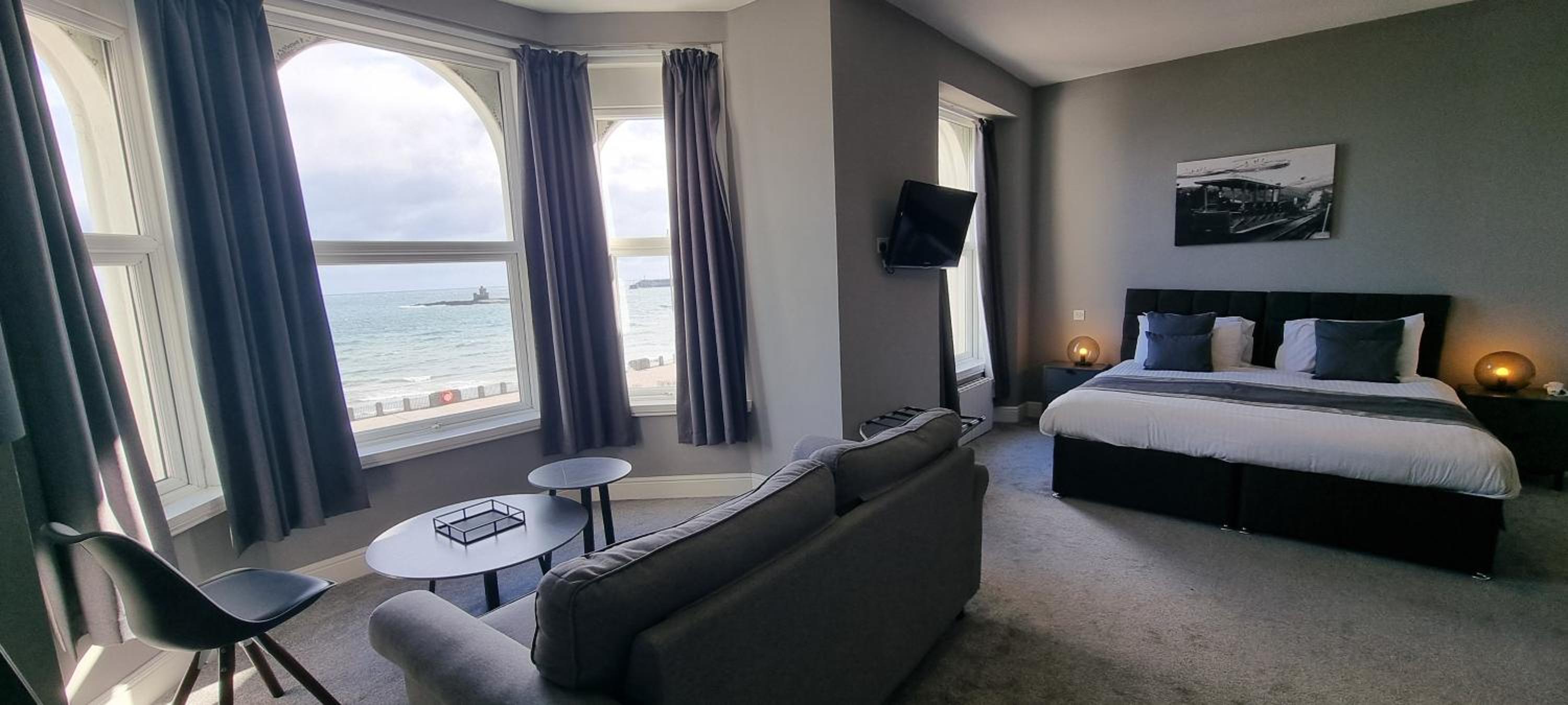 Double or Twin Room with Sea View - Photo 2