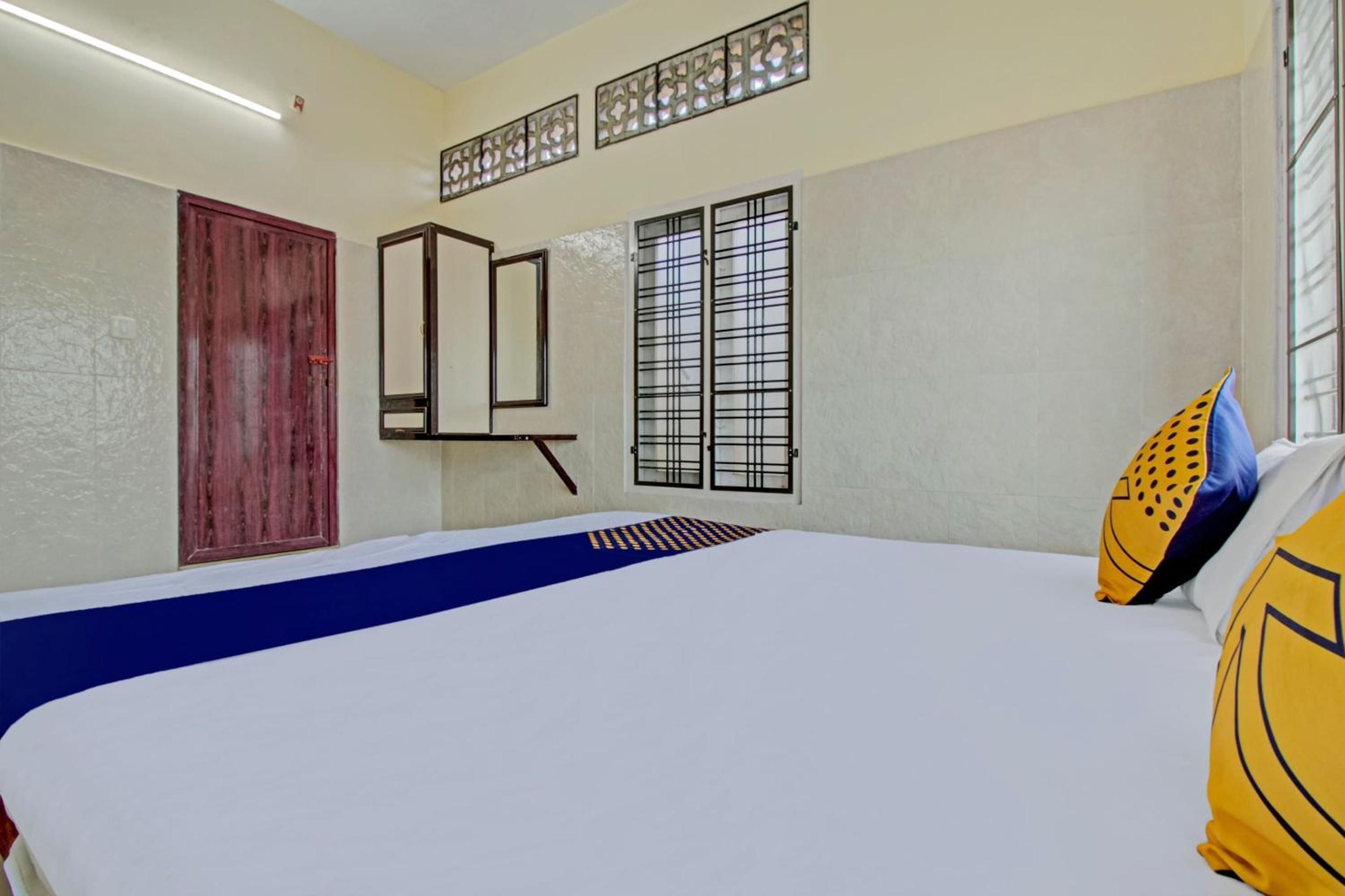 Standard Double Room with Fan photo 1