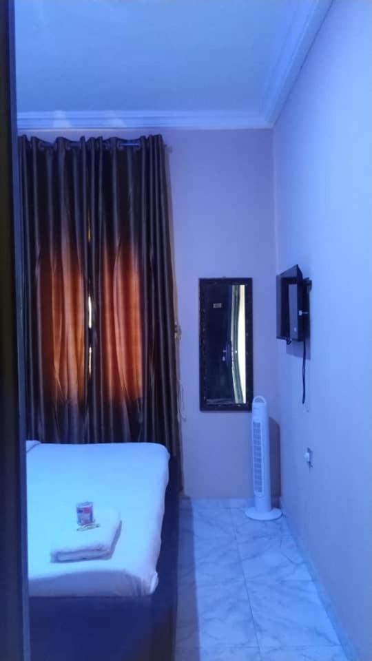 Double Room With Private Bathroom photo 2