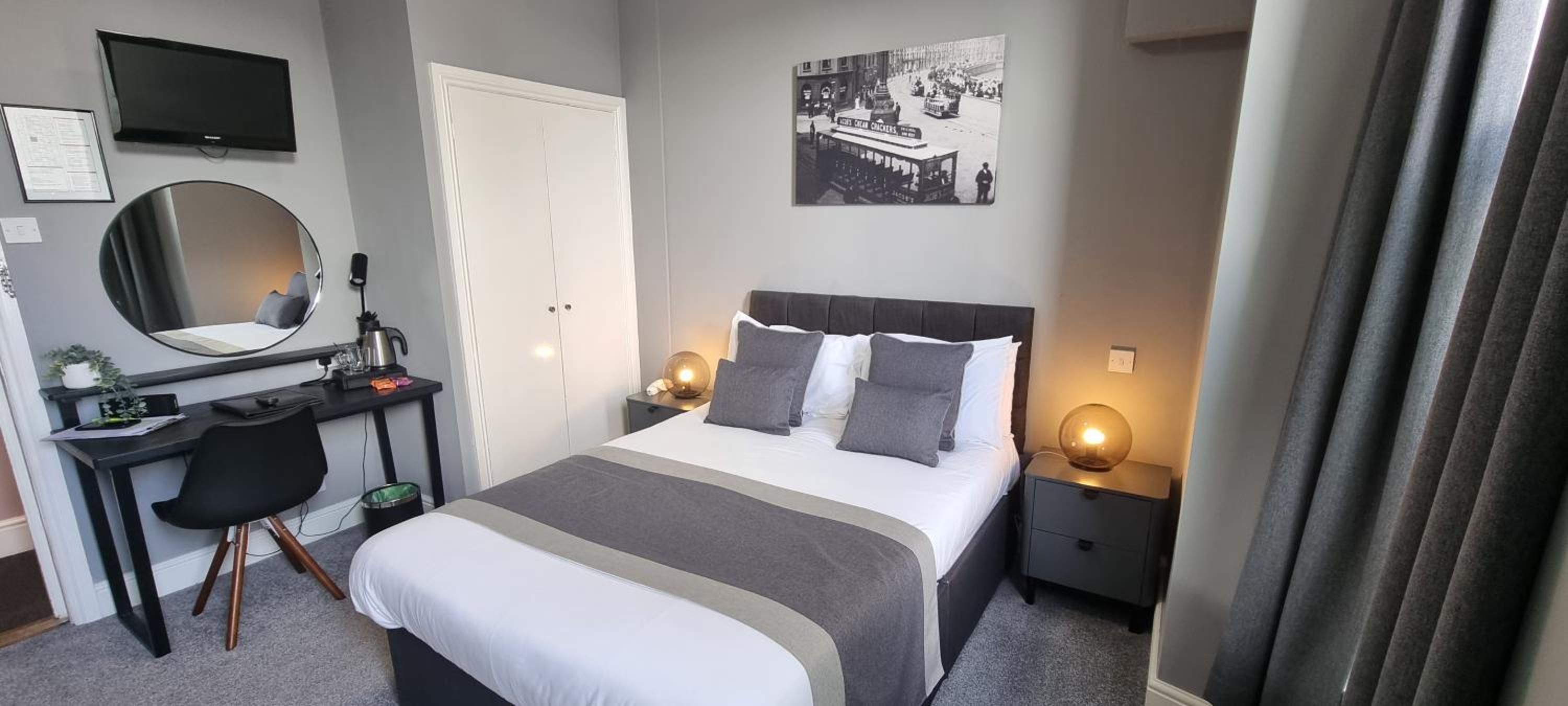 Double Room - Photo 3
