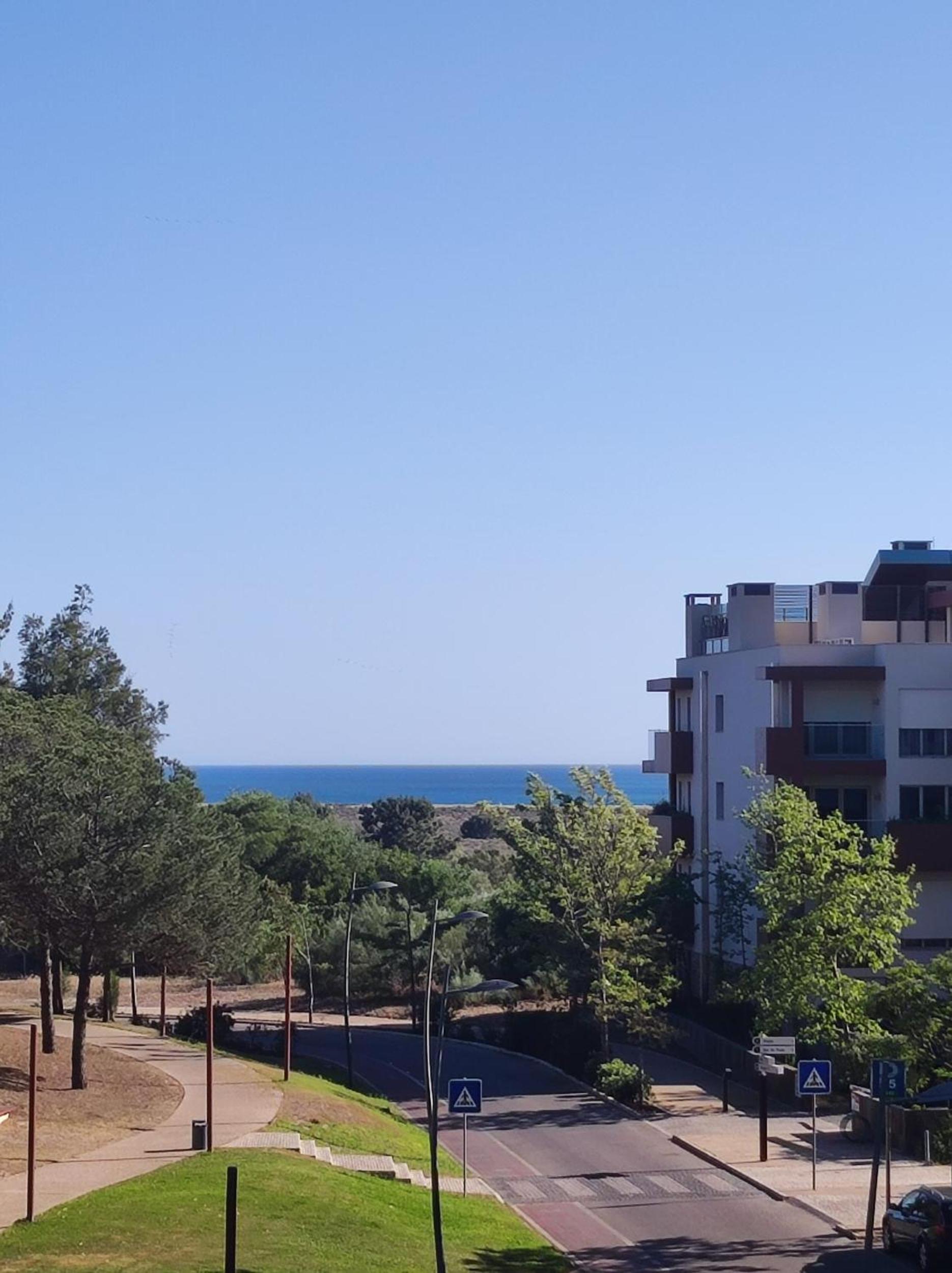 Two-Bedroom Deluxe Apartment with Ocean View photo 2