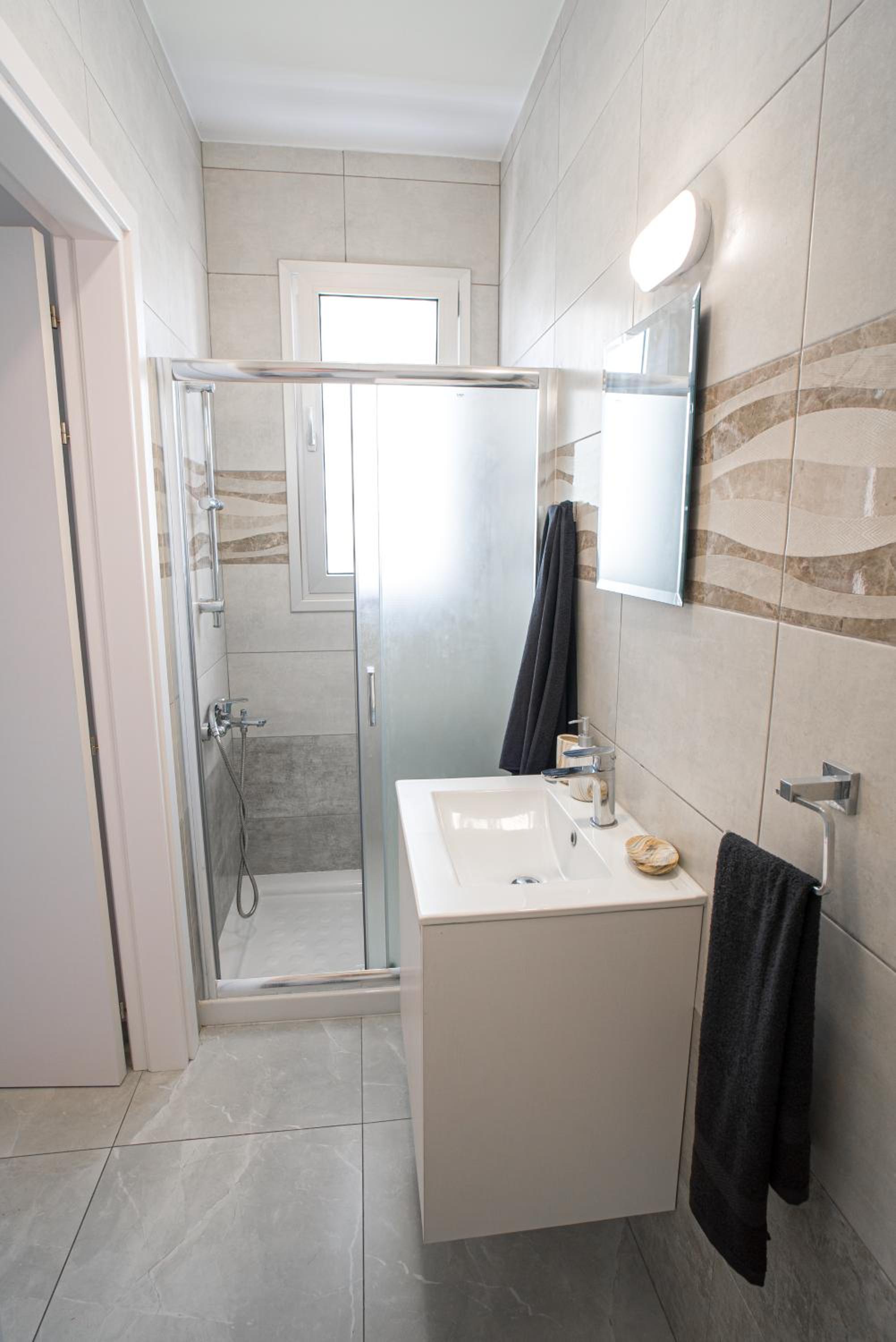 Two-Bedroom Deluxe Apartment With Balcony photo 3
