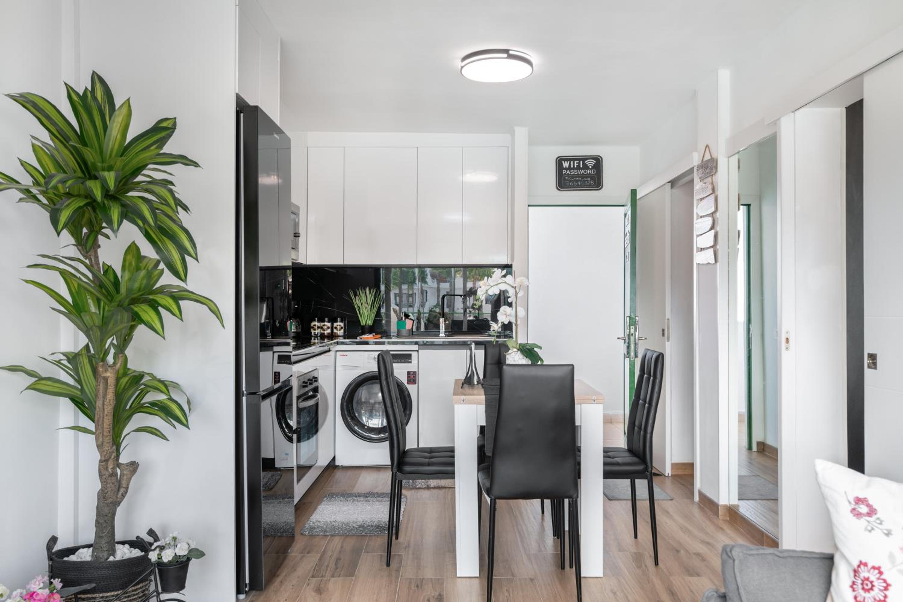 Superior One-Bedroom Apartment With Balcony photo 2