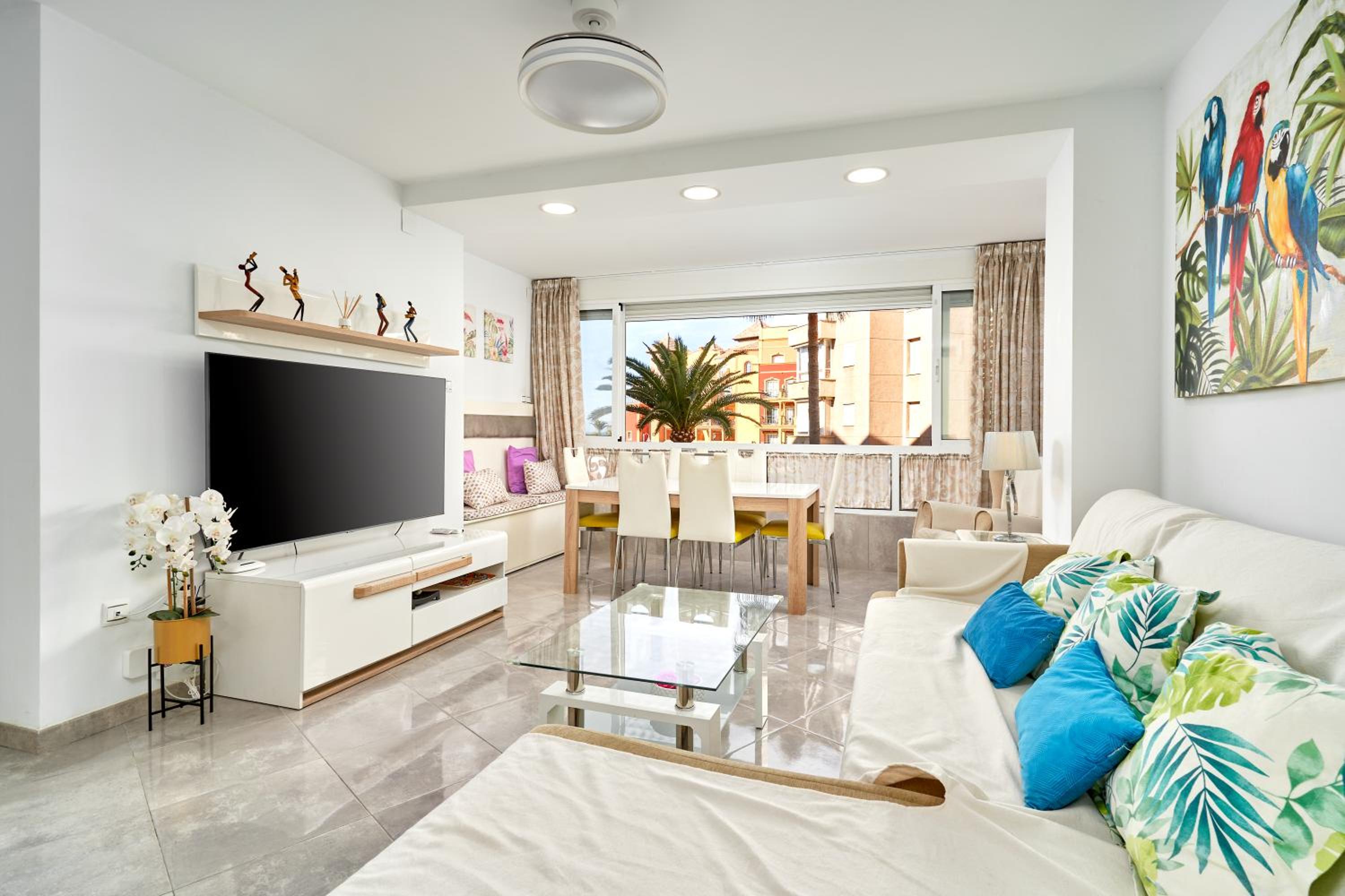 Two-Bedroom Deluxe Apartment with Ocean View photo 2