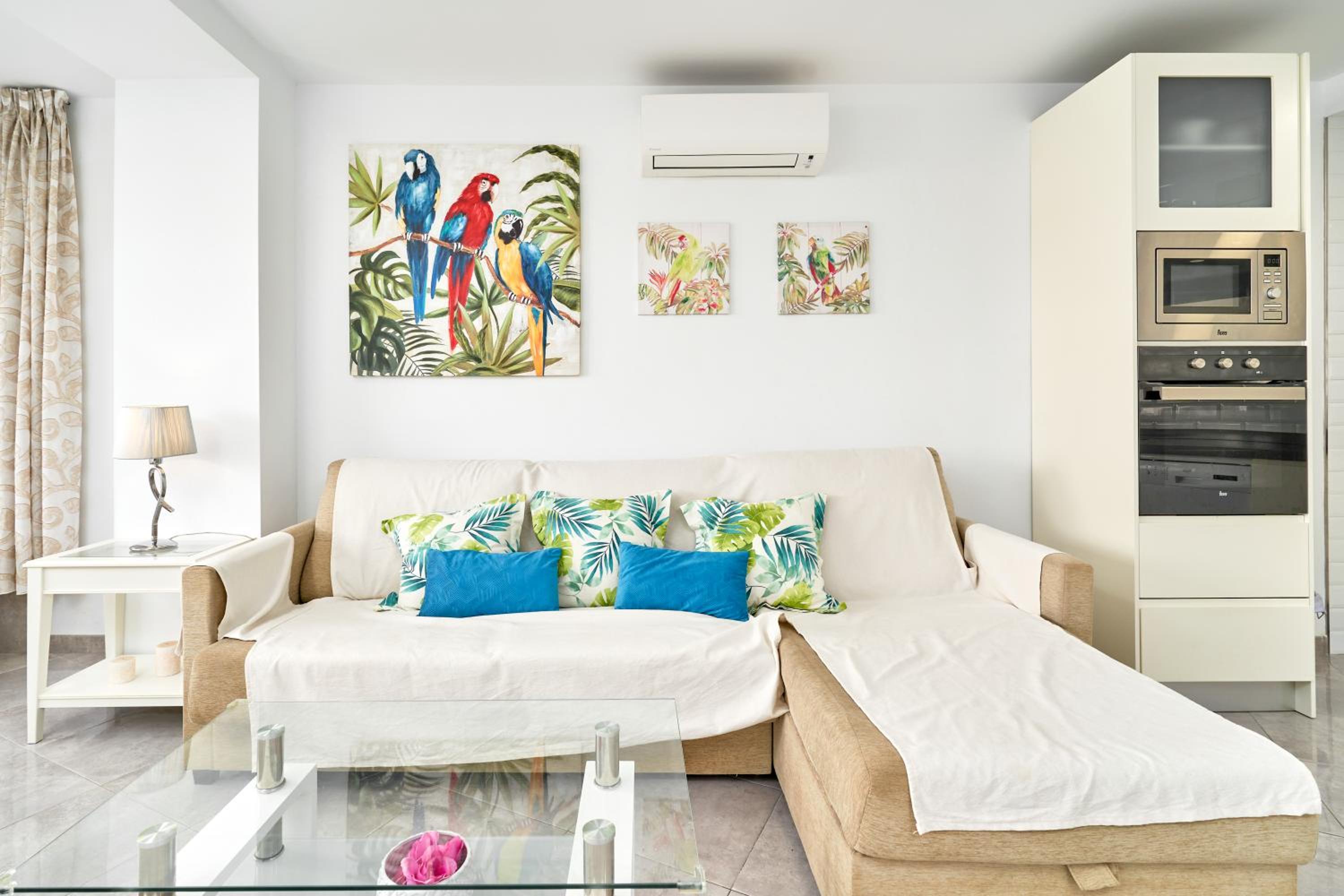 Two-Bedroom Deluxe Apartment with Ocean View photo 3