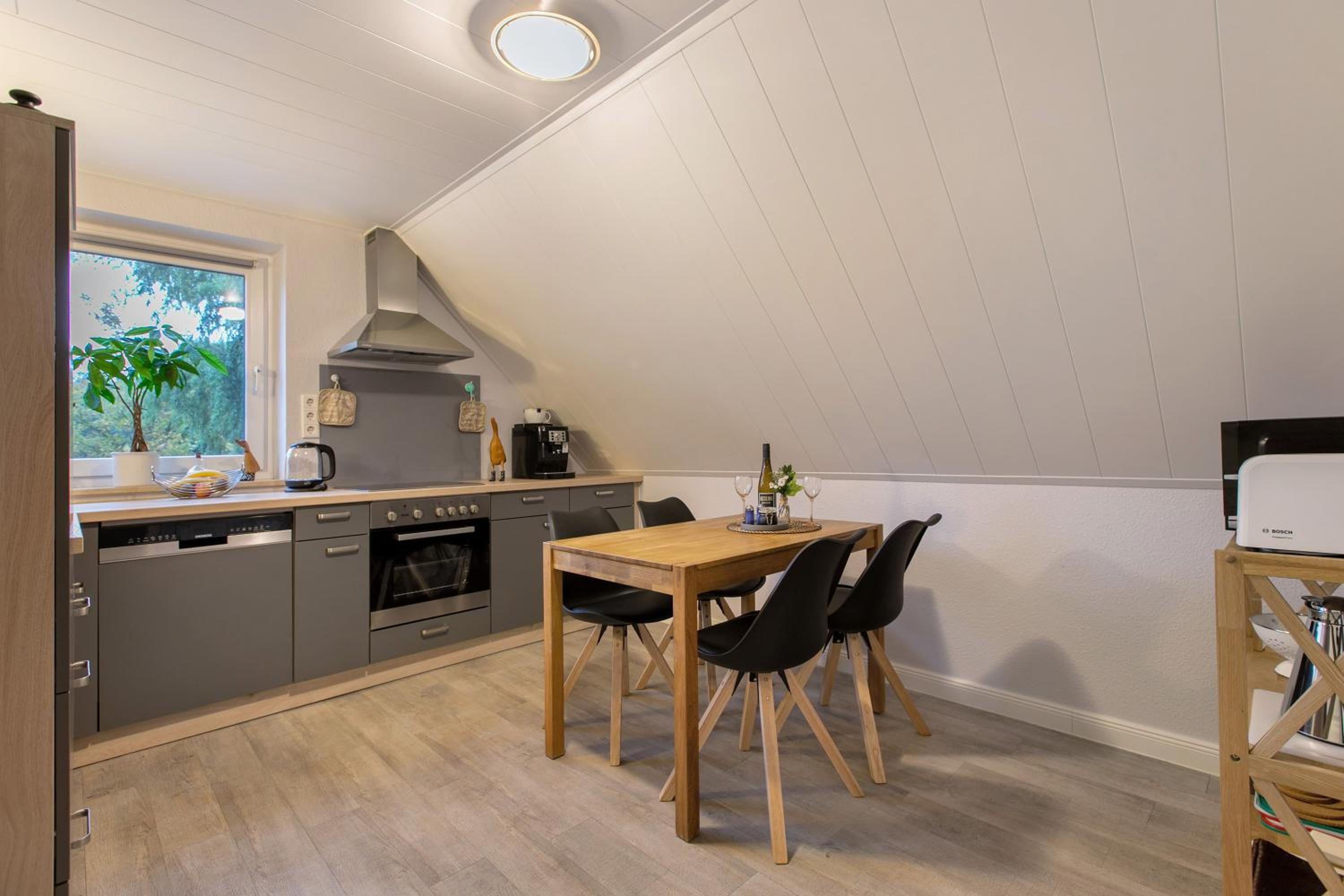 Two-Bedroom Deluxe Apartment with Garden View photo 2