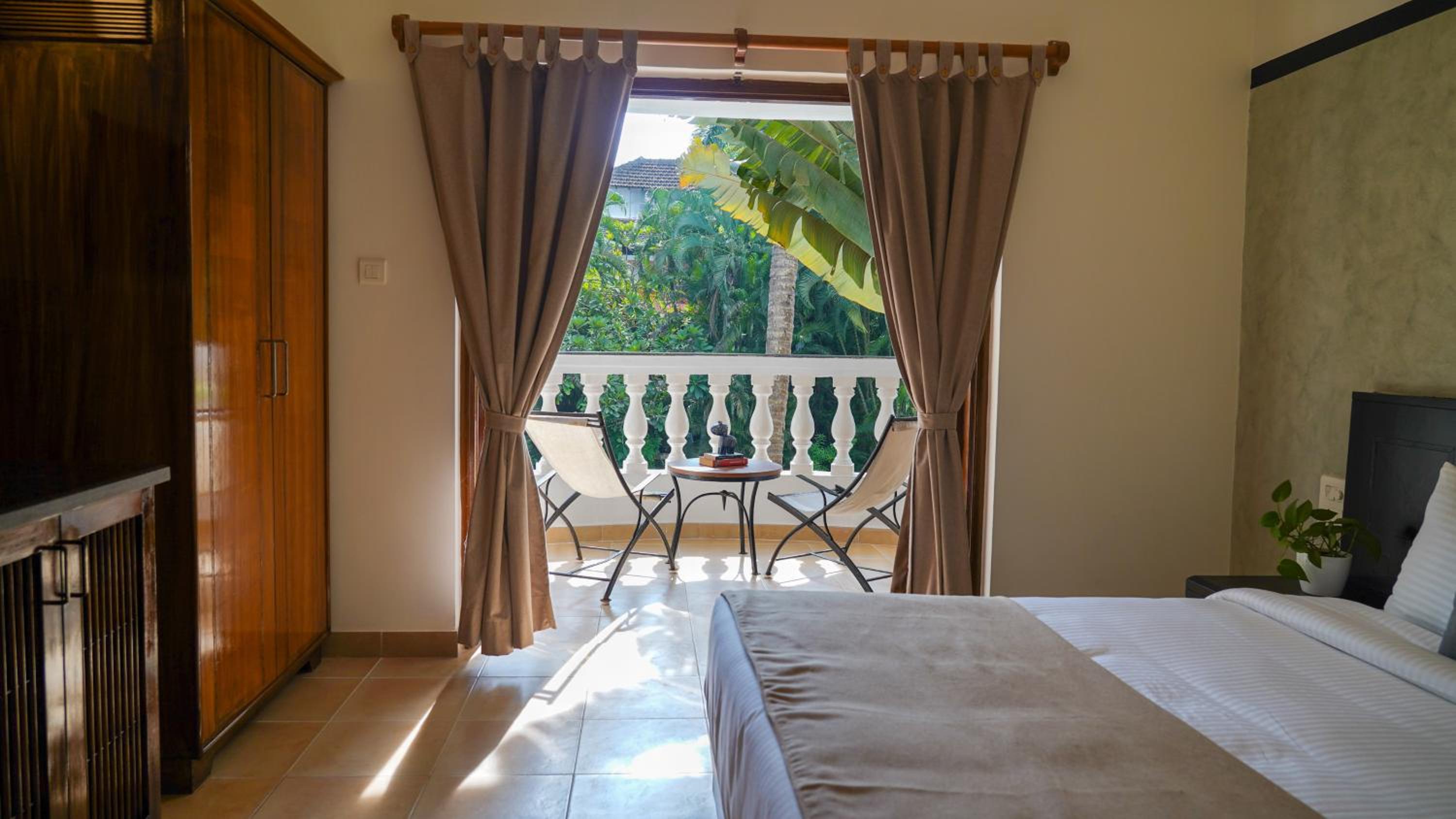 Deluxe Queen Room