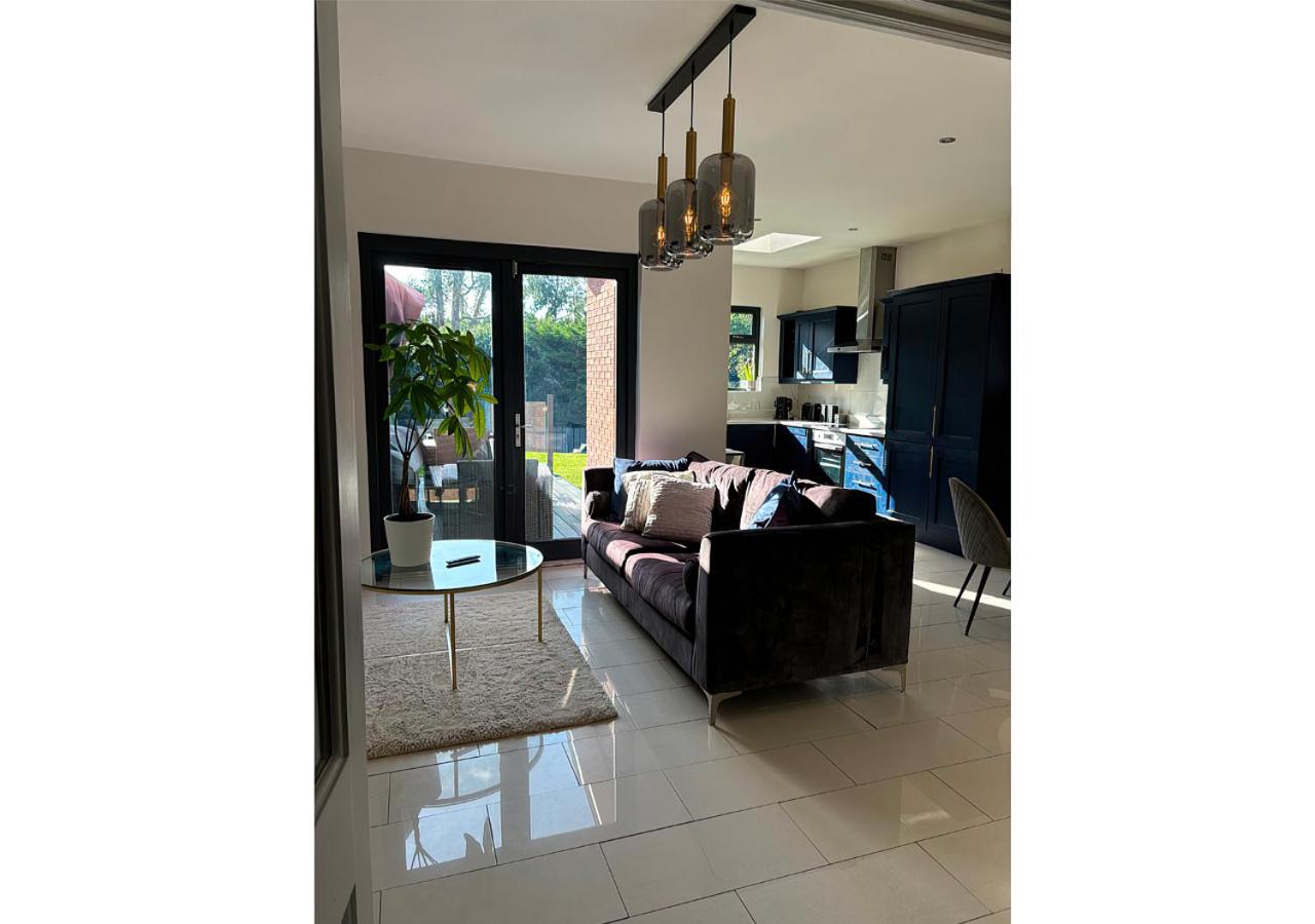 Three-Bedroom House photo 1