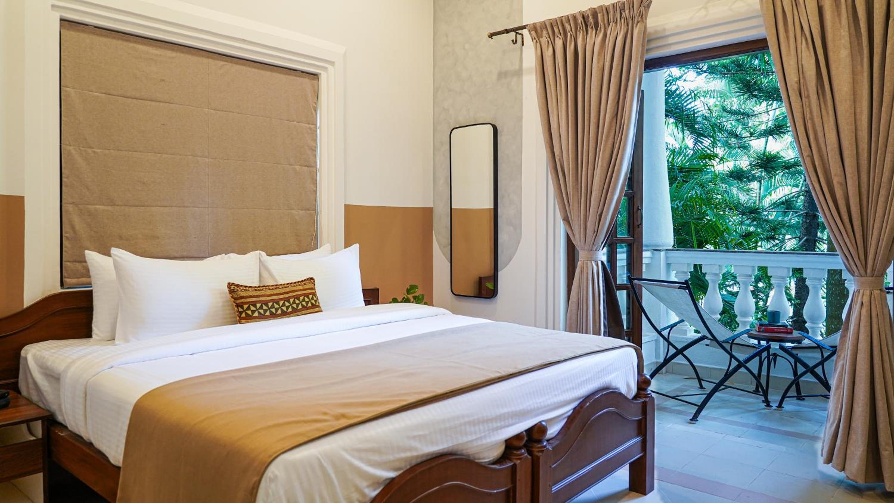 Standard Queen Room