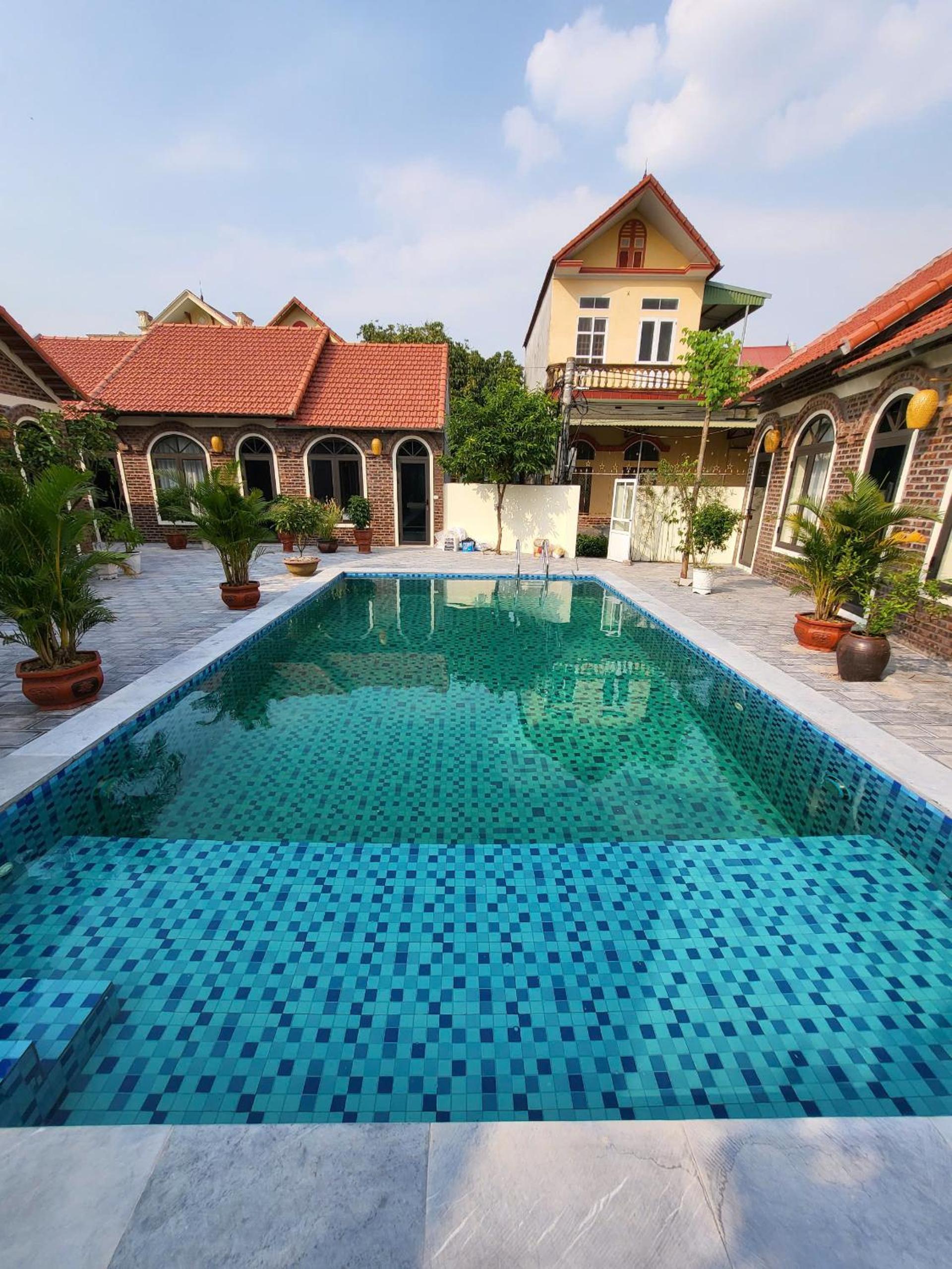 Deluxe Triple Room with Pool View (3 Single Beds) photo 2