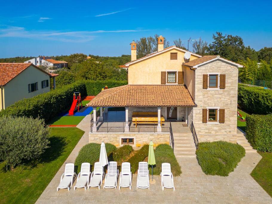 Villa photo 3