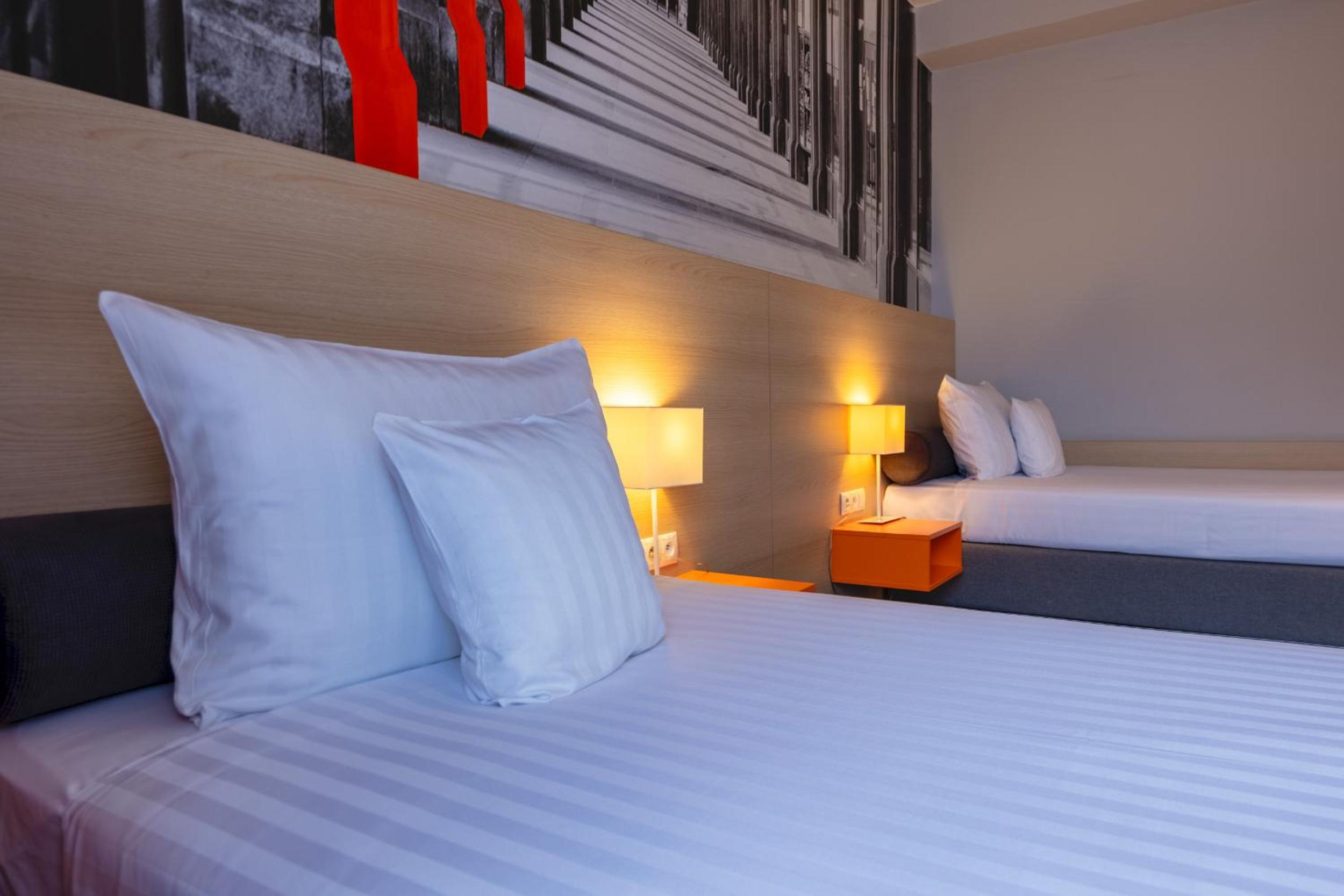 Standard Twin Room - Photo 5