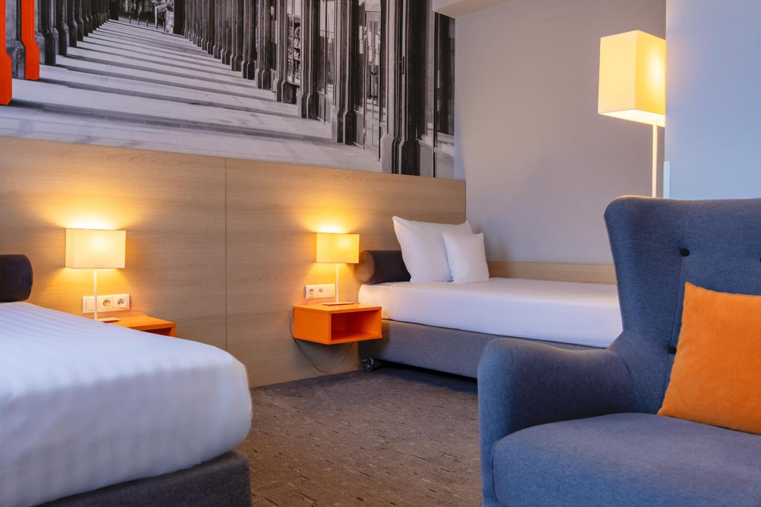 Standard Twin Room - Photo 3