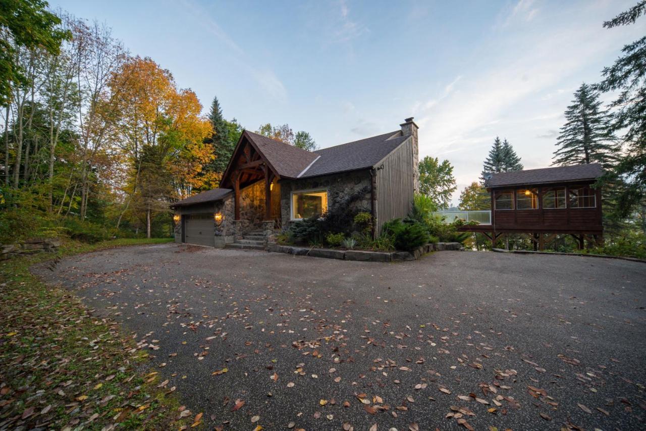 Six-Bedroom House photo 2