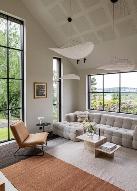 Five-Bedroom House photo 1