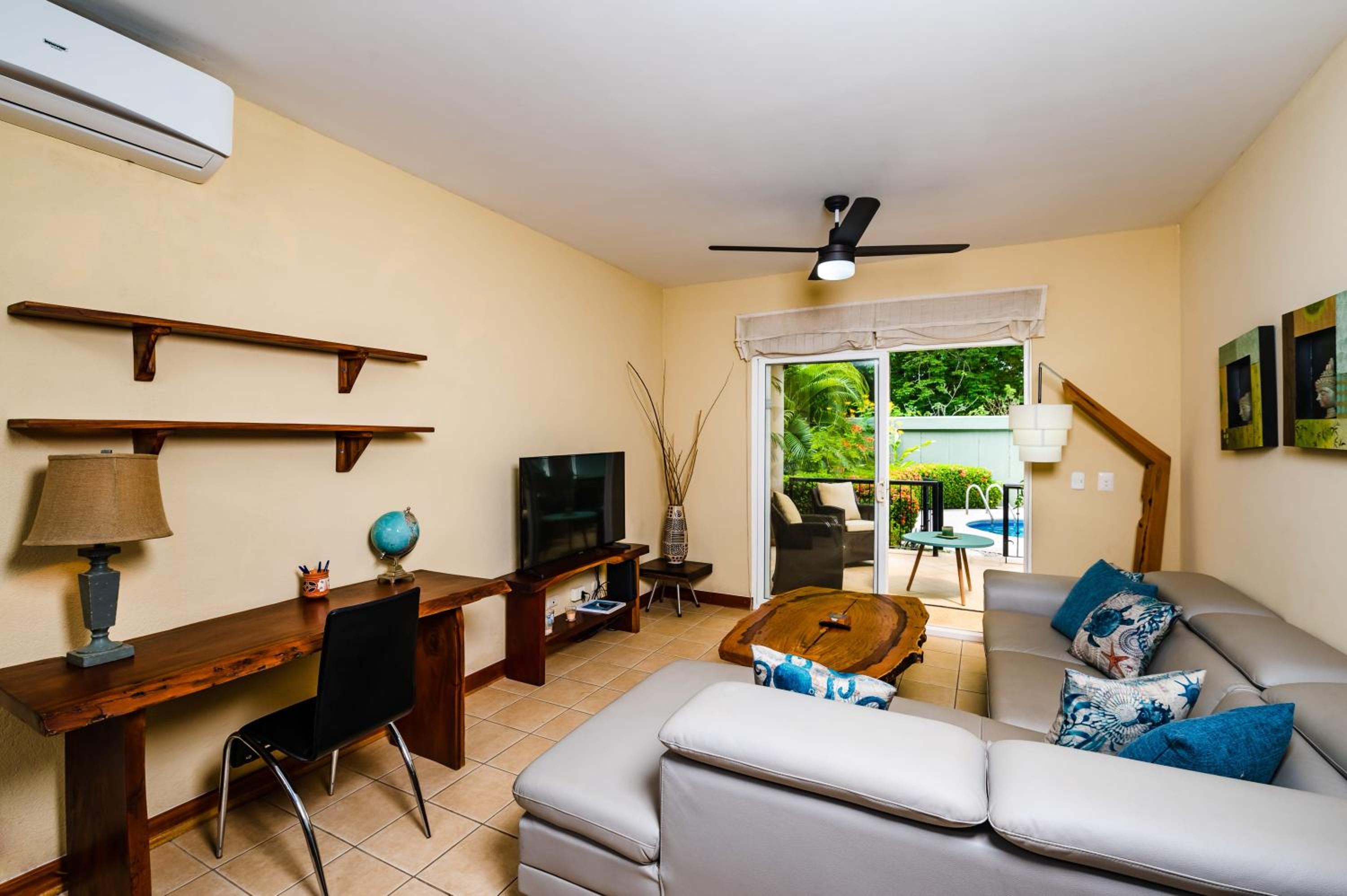 Apartment photo 1
