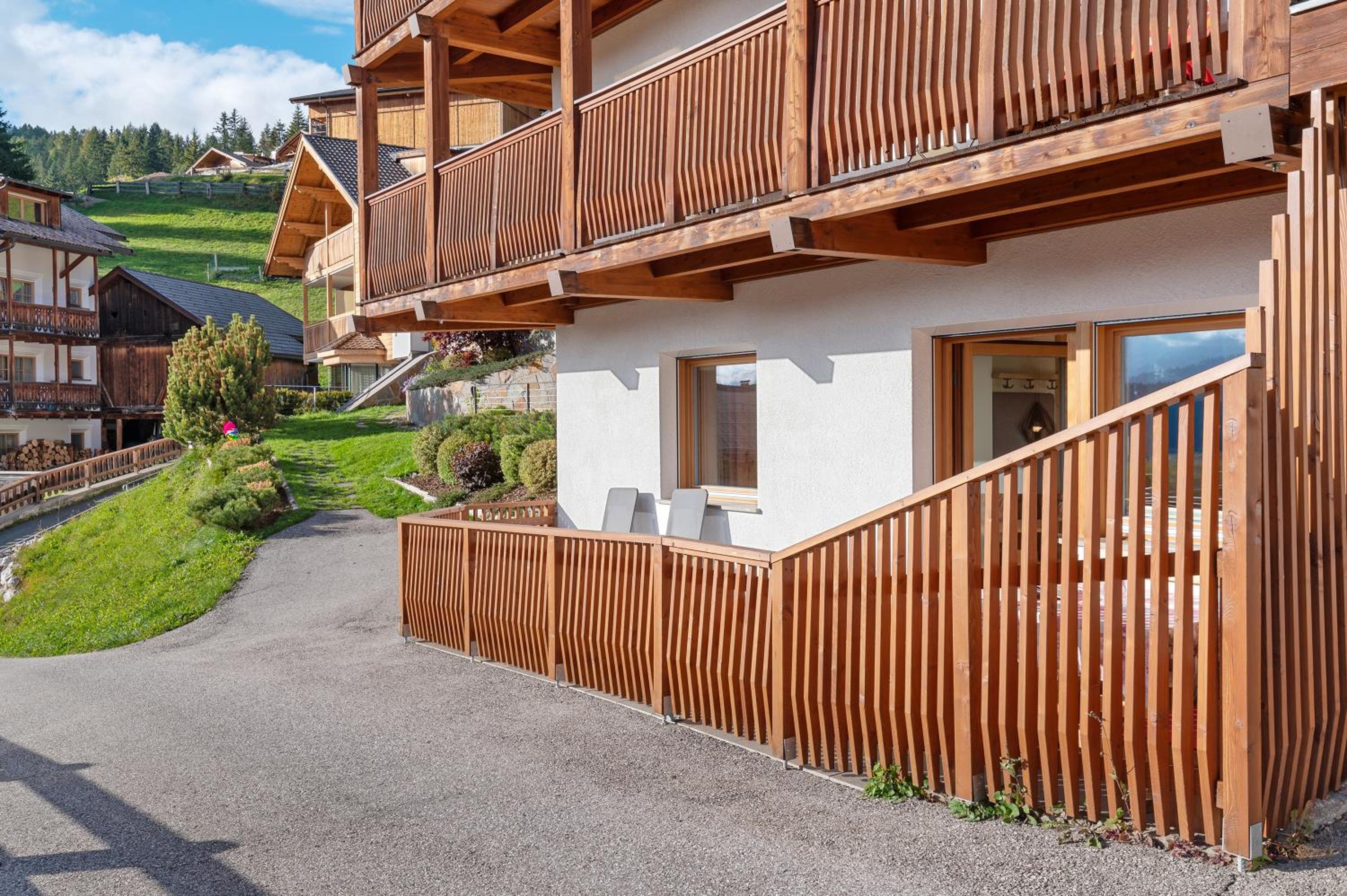 Two-Bedroom Apartment with Mountain View photo 3