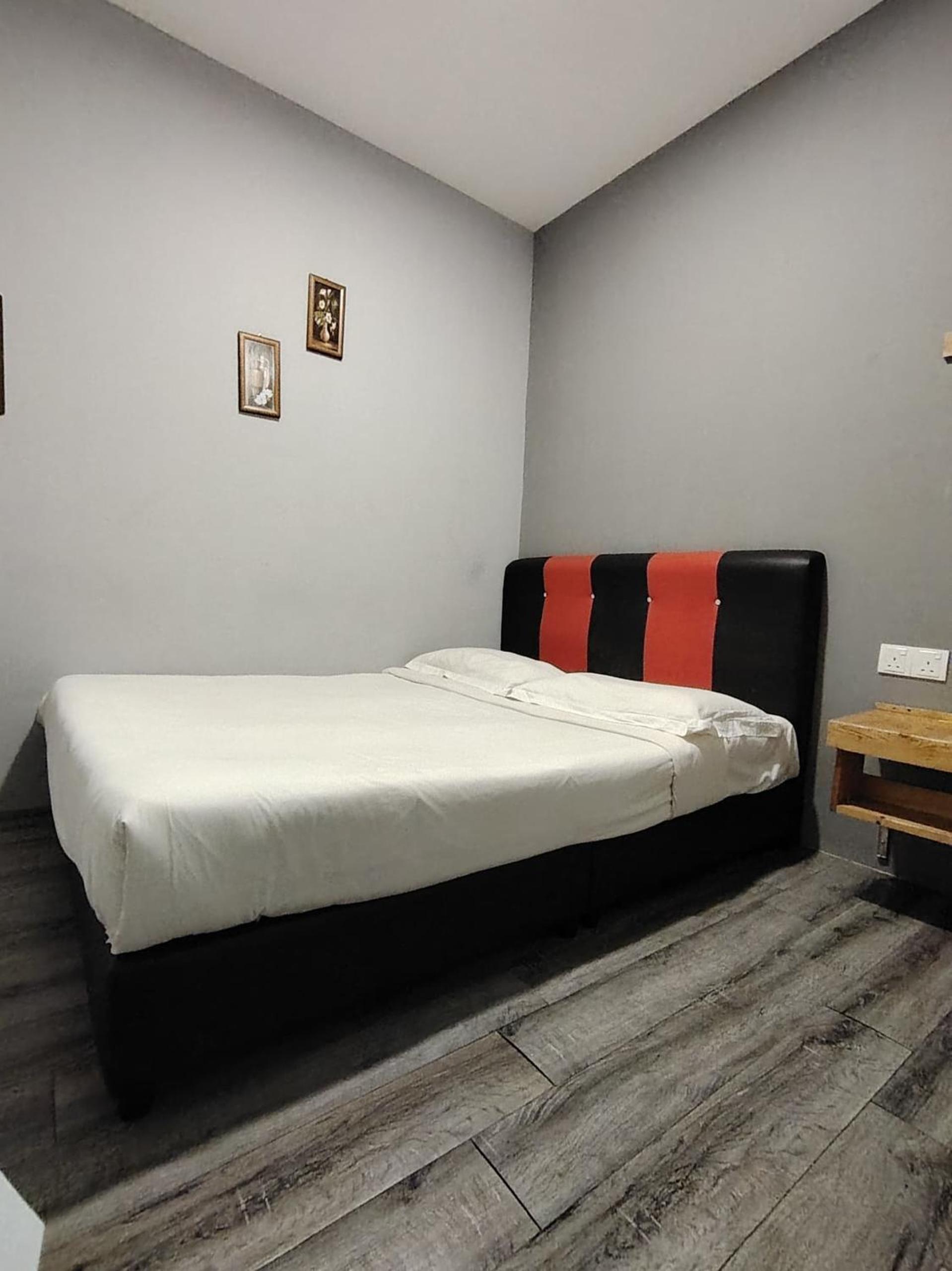 Standard Queen Room photo 1