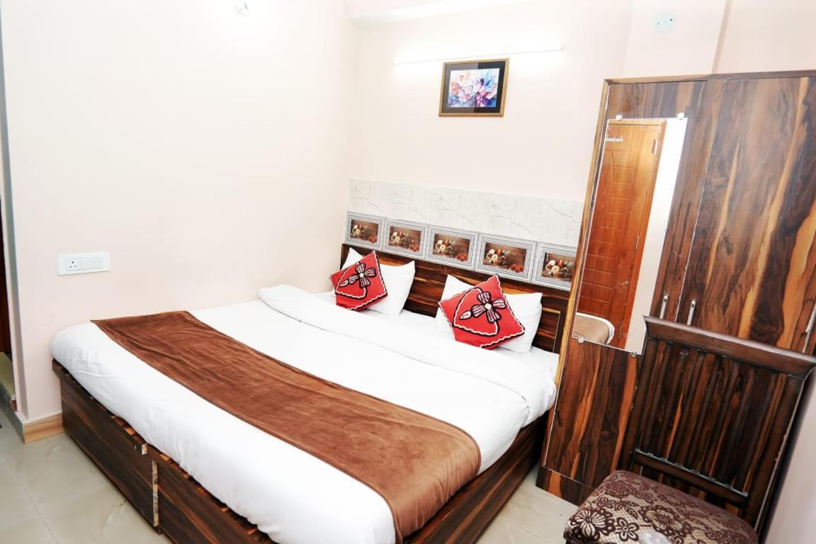 Single Room With Private Bathroom photo 3