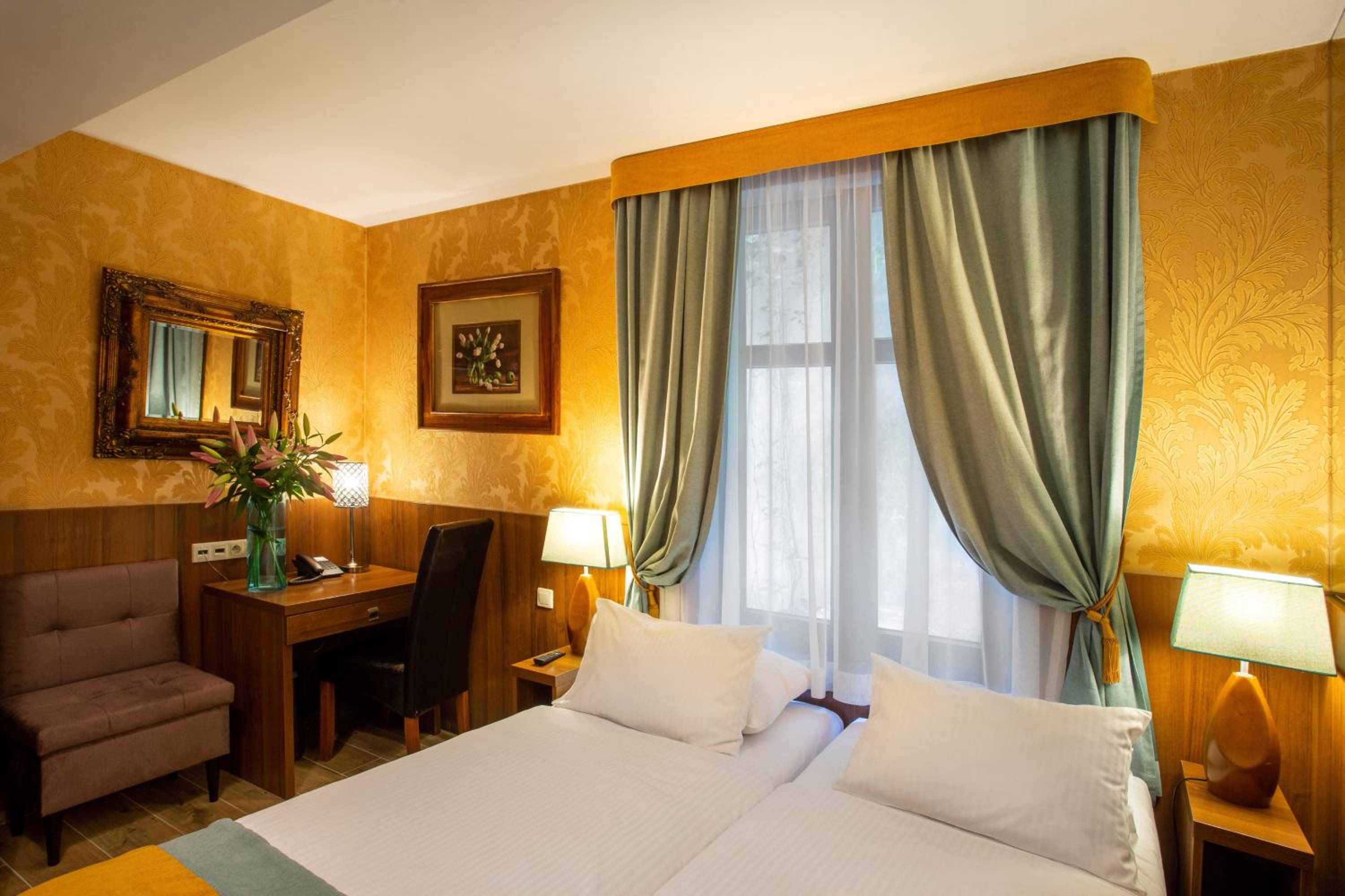 Double or Twin Room - Photo 1