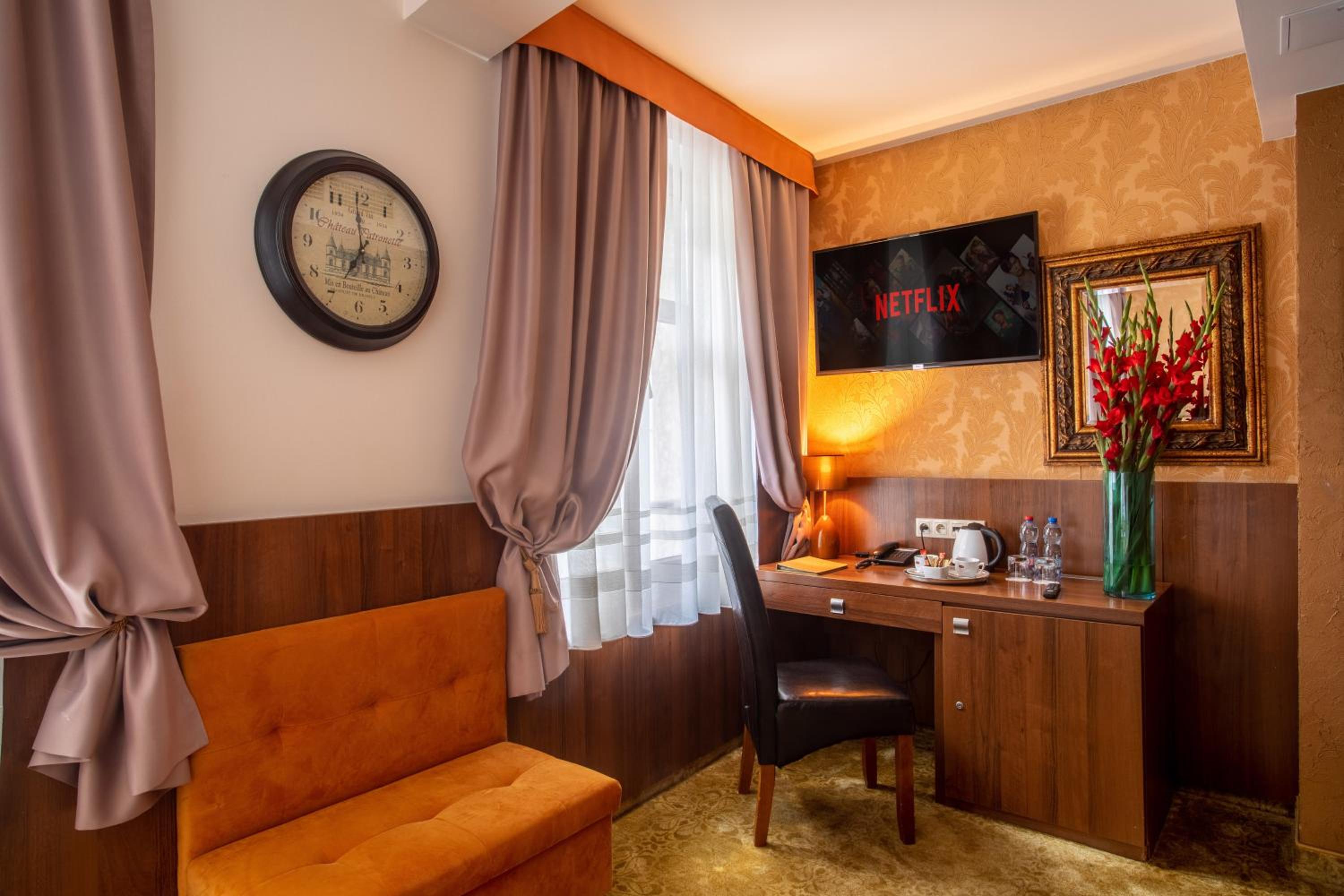 Double or Twin Room - Photo 13