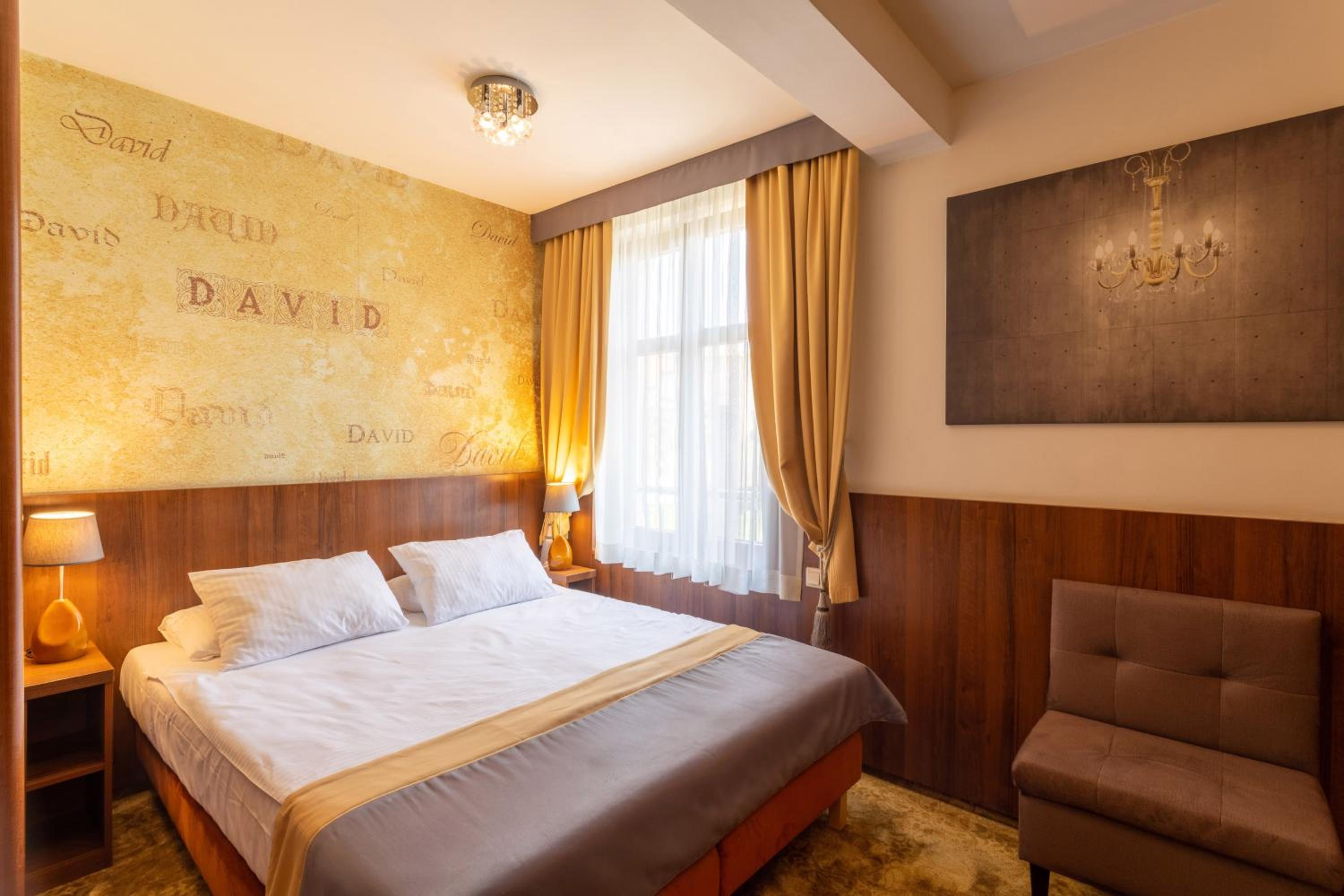 Double or Twin Room - Photo 9
