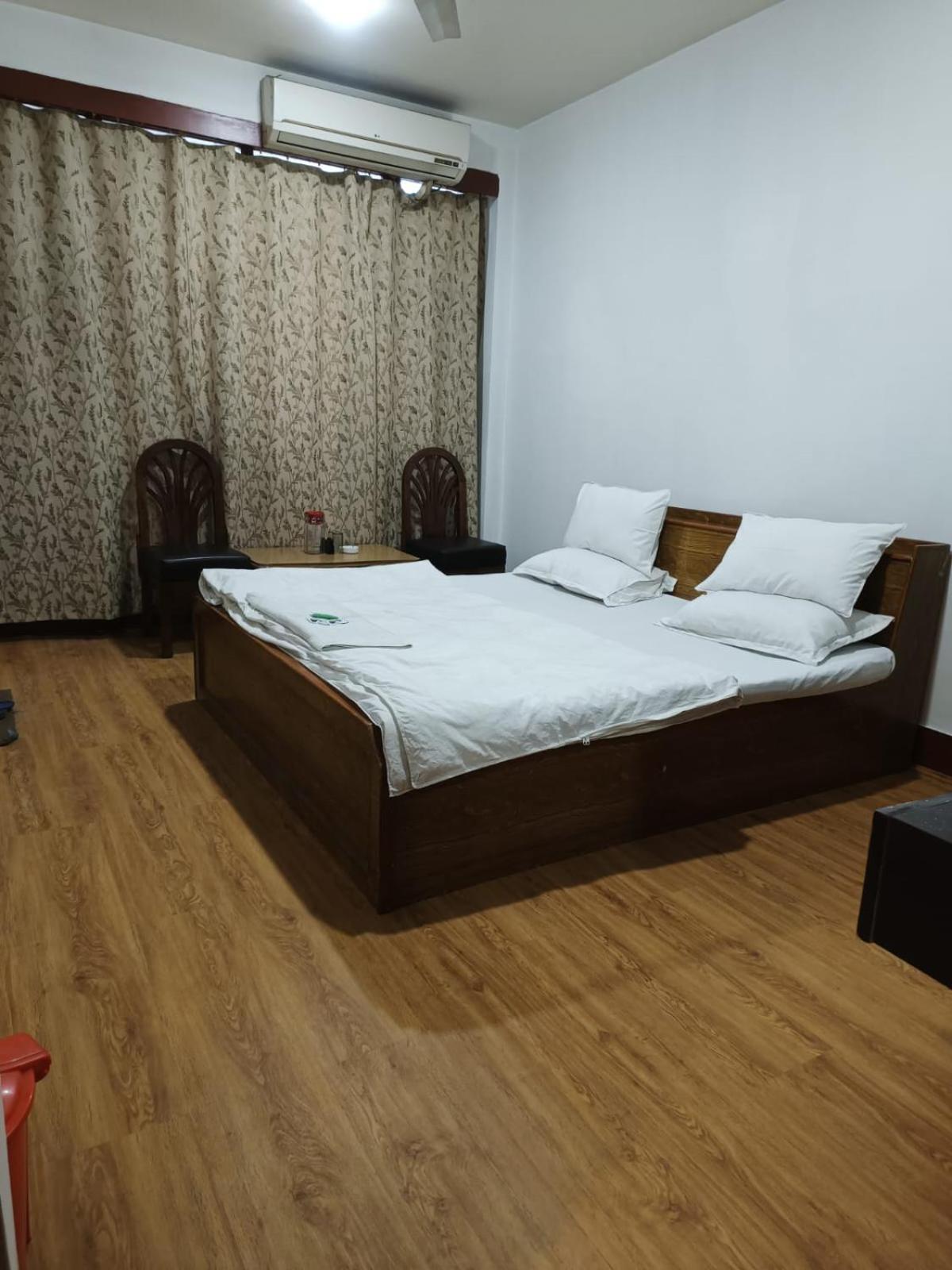 Double Room - Photo 8