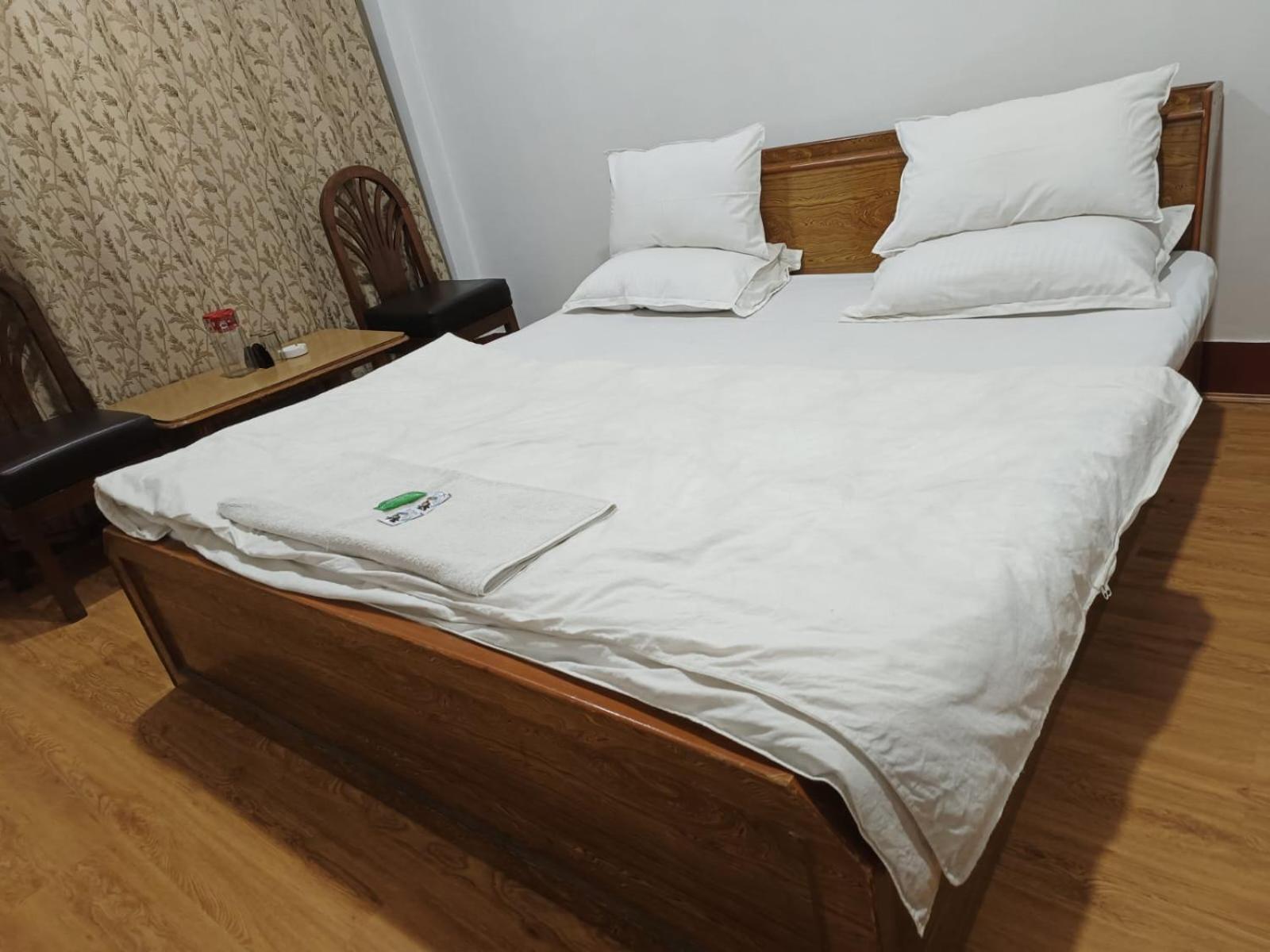Double Room - Photo 9