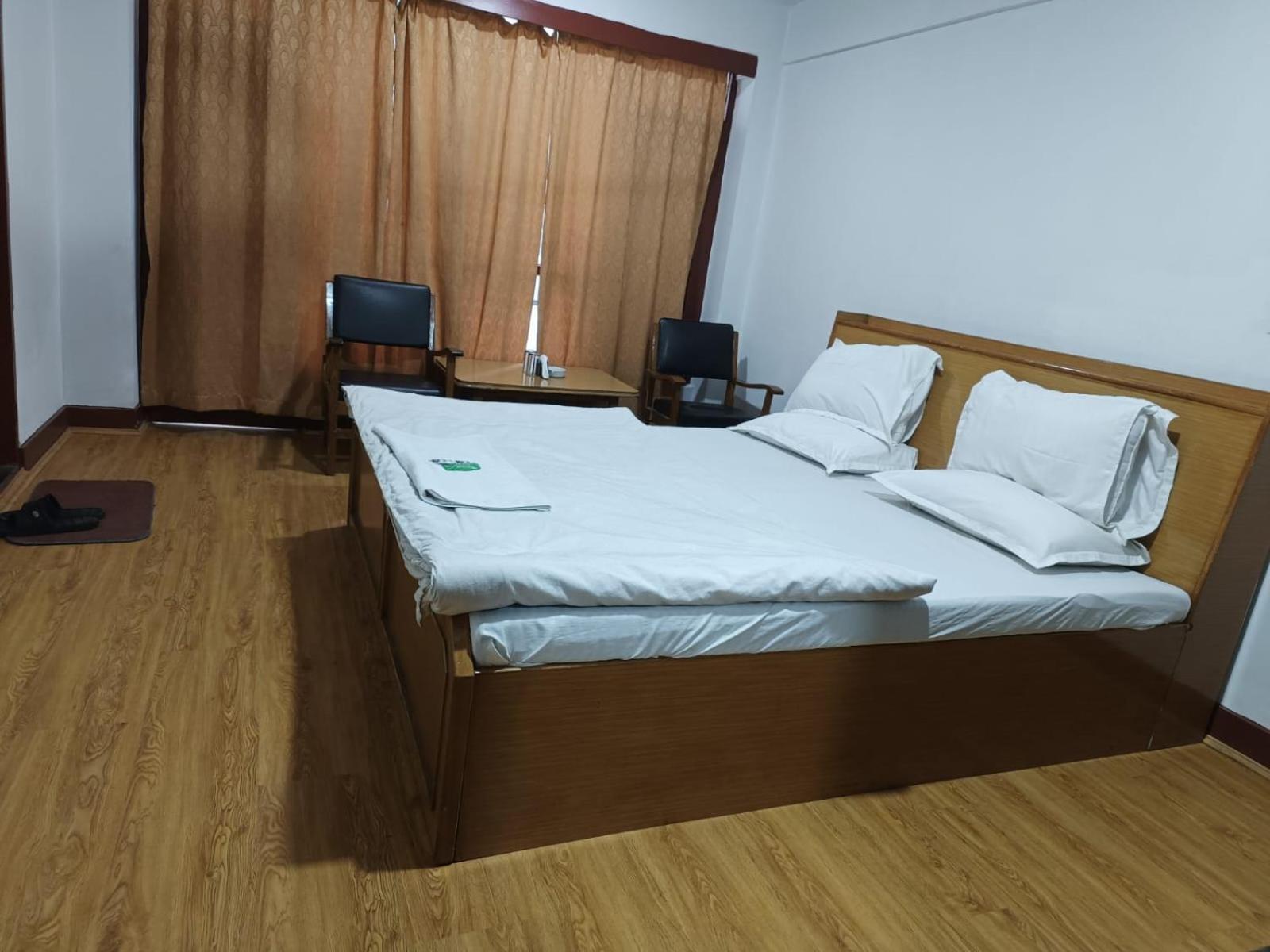 Double Room - Photo 7