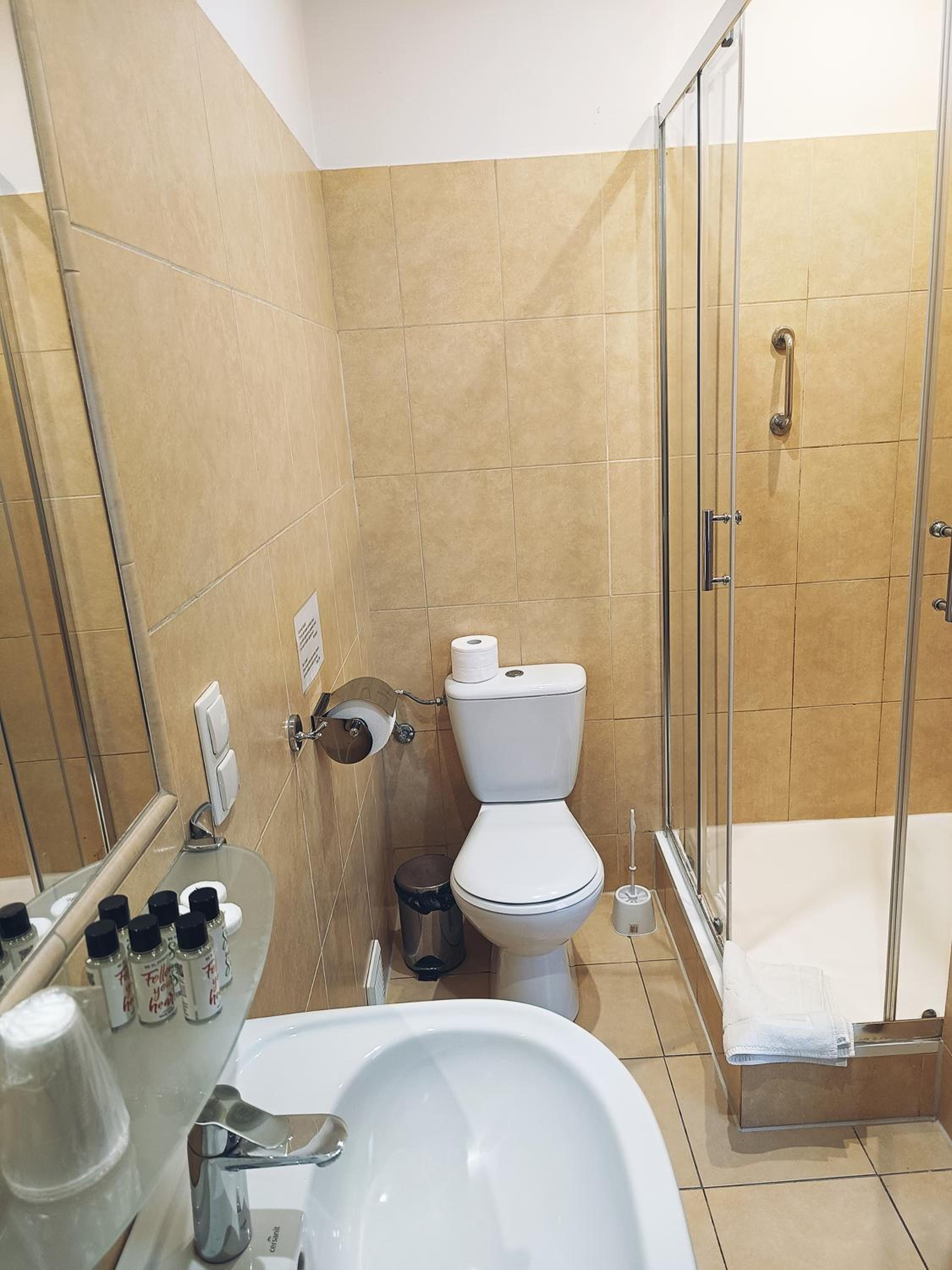 Triple Room - Photo 2