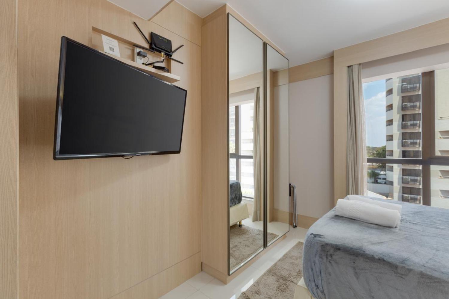 Deluxe One-Bedroom Apartment