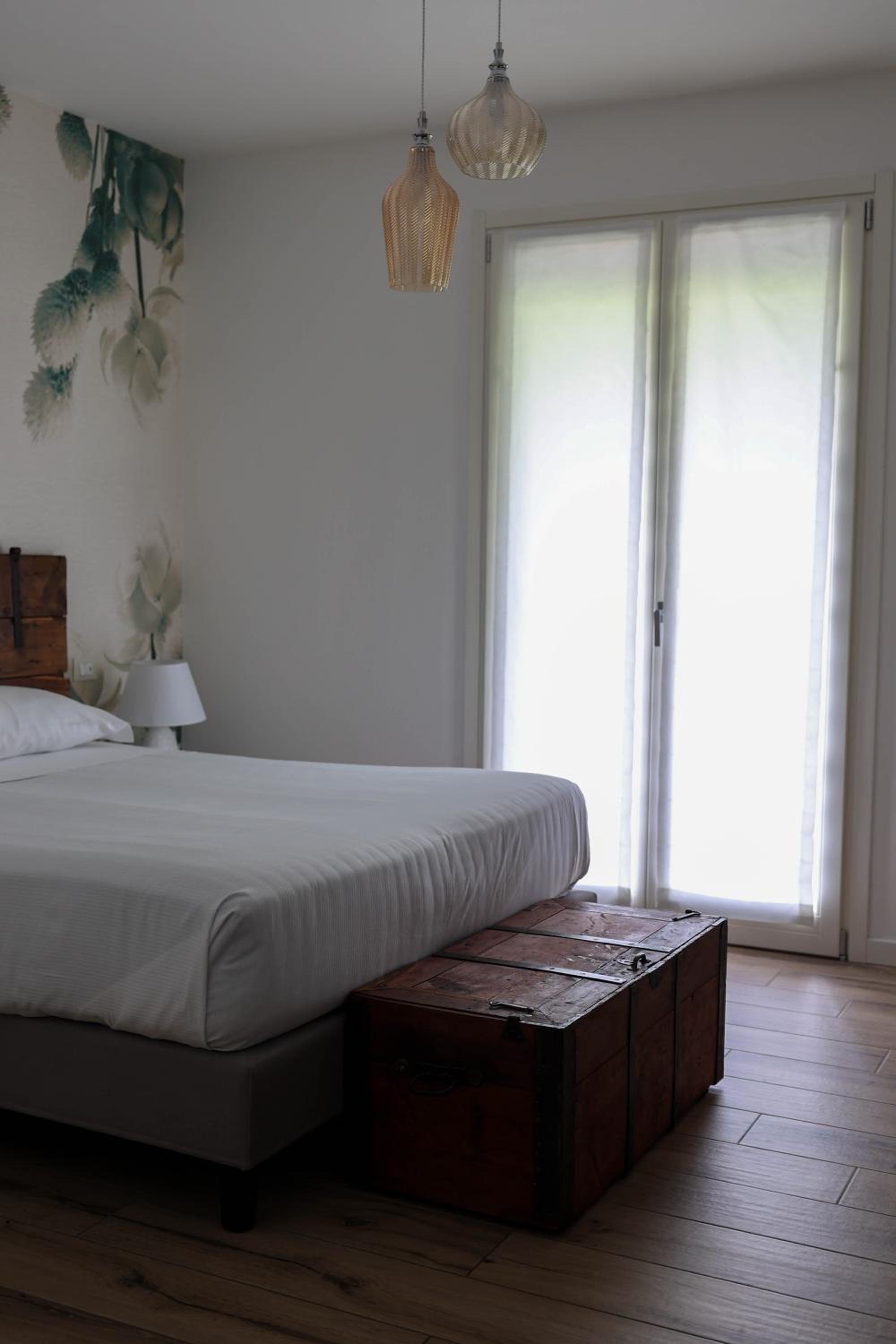 Queen Room with Pool View photo 3