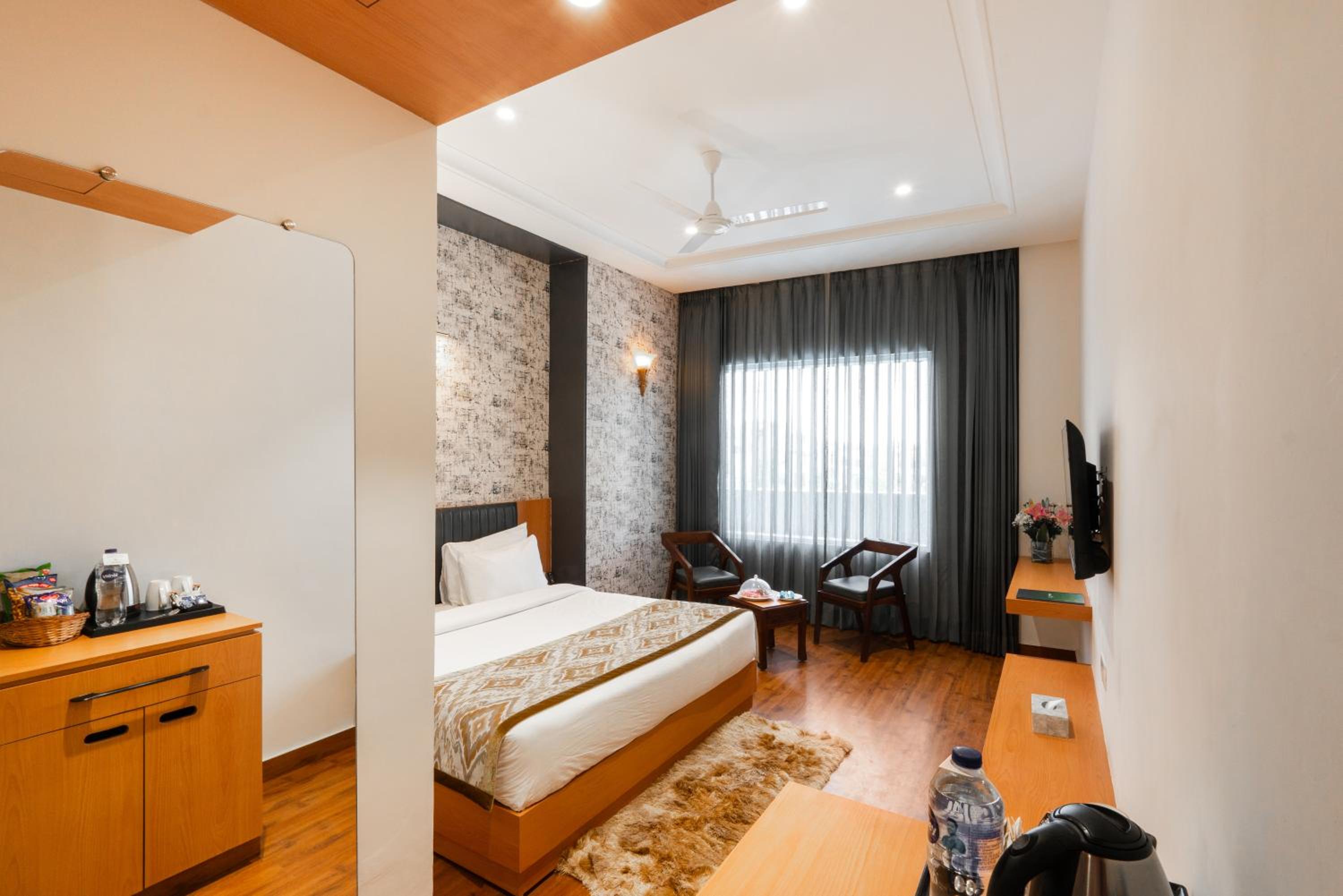 Deluxe Room - Photo 1