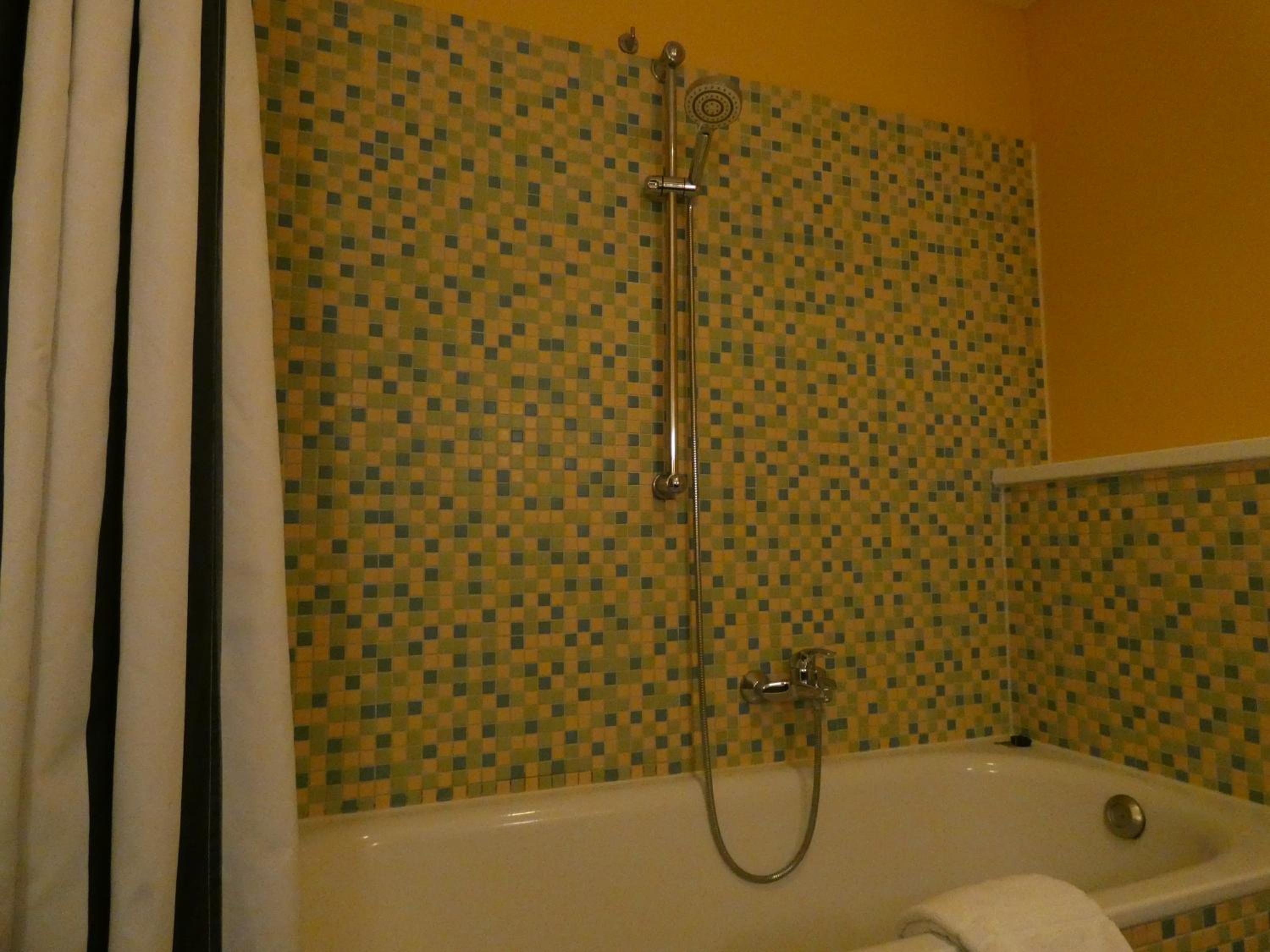 Double Room with Sea View or Partial Sea View thumbnail 6