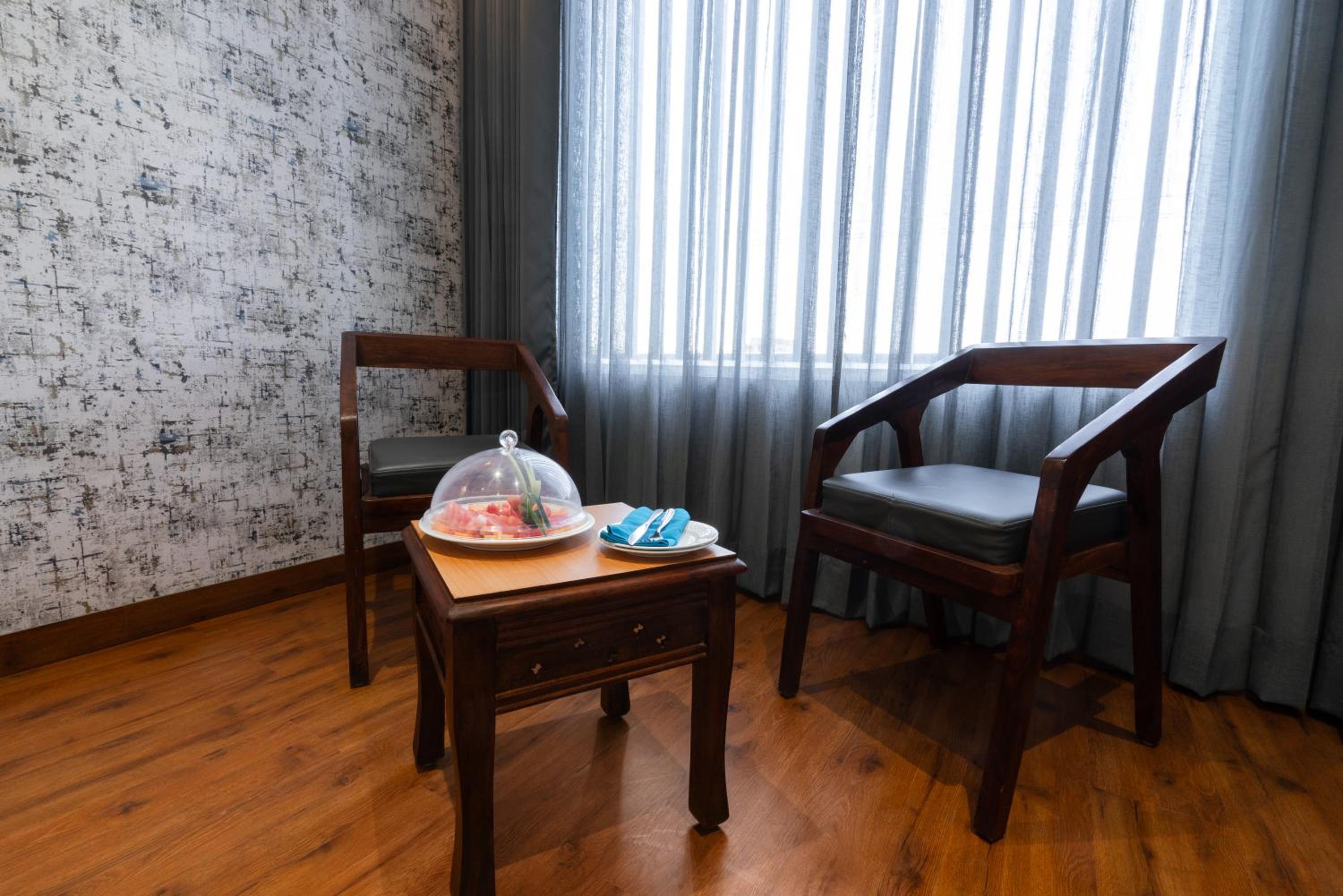 Deluxe Room - Photo 6
