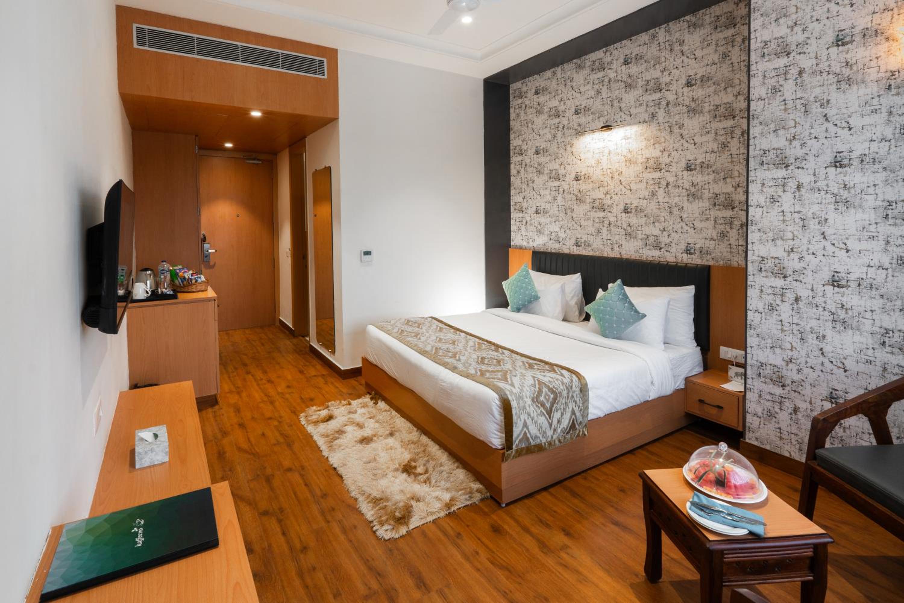Deluxe Room - Photo 7