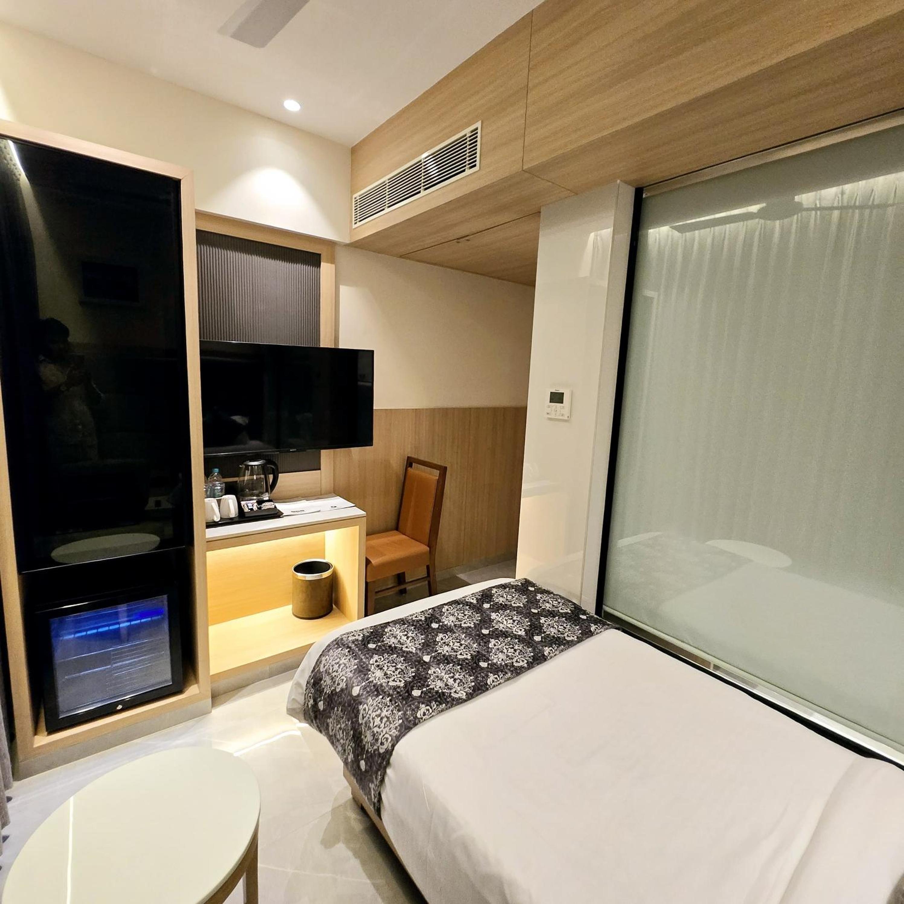 Deluxe Single Room