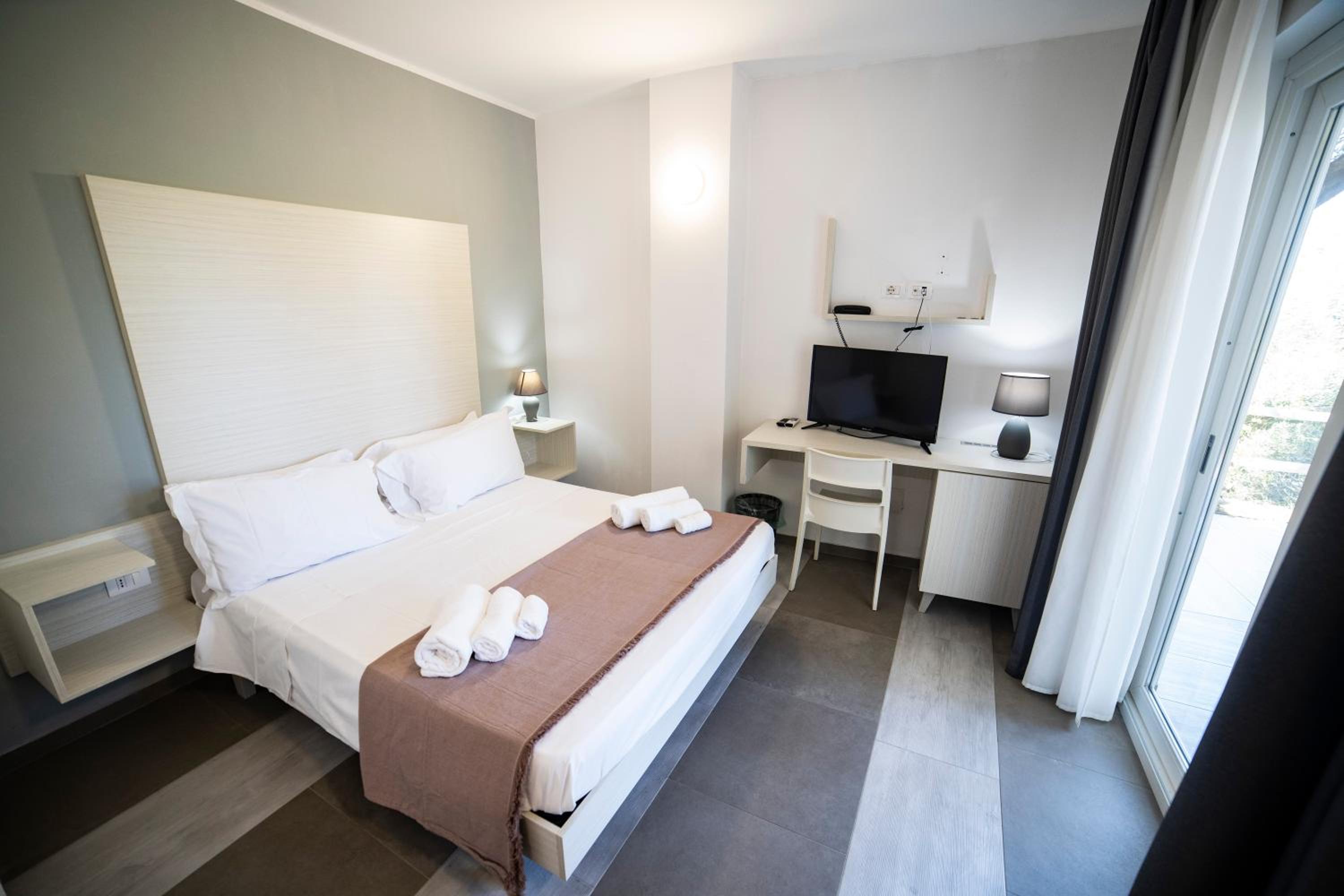 Double Room with Pool View